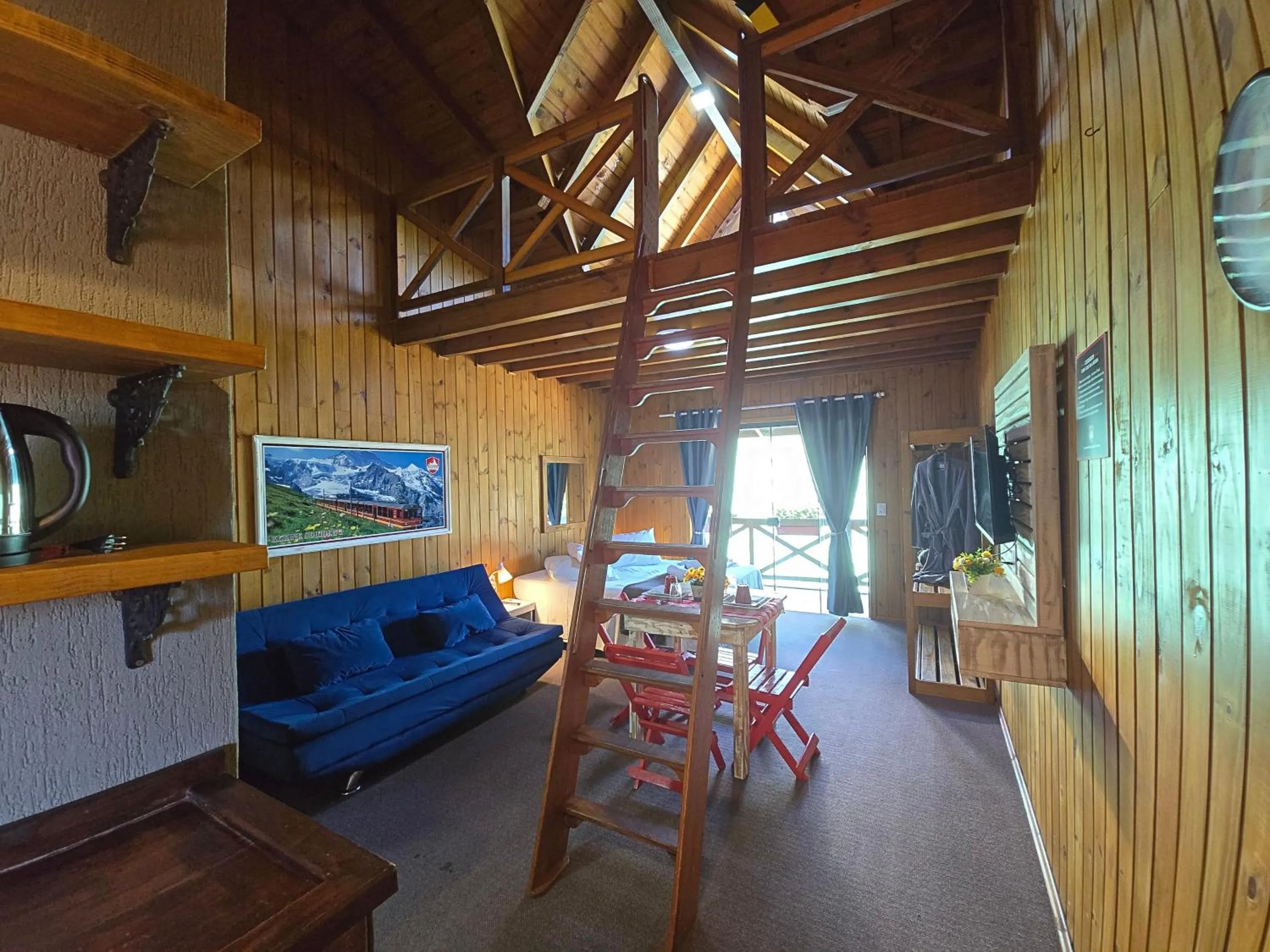 TV and multimedia in Chalé Suiço Bombinhas