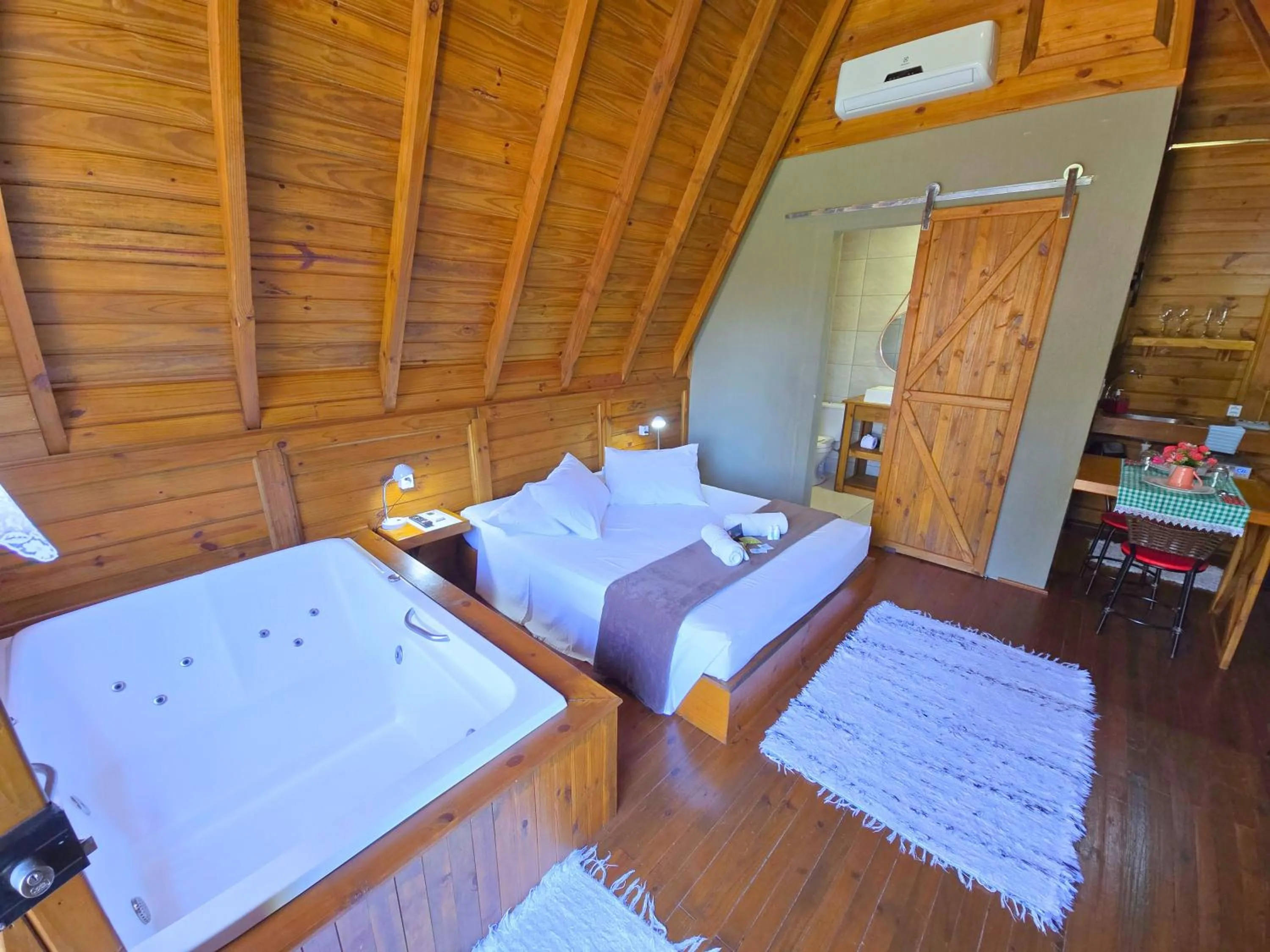 Spa and wellness centre/facilities, Bed in Chalé Suiço Bombinhas