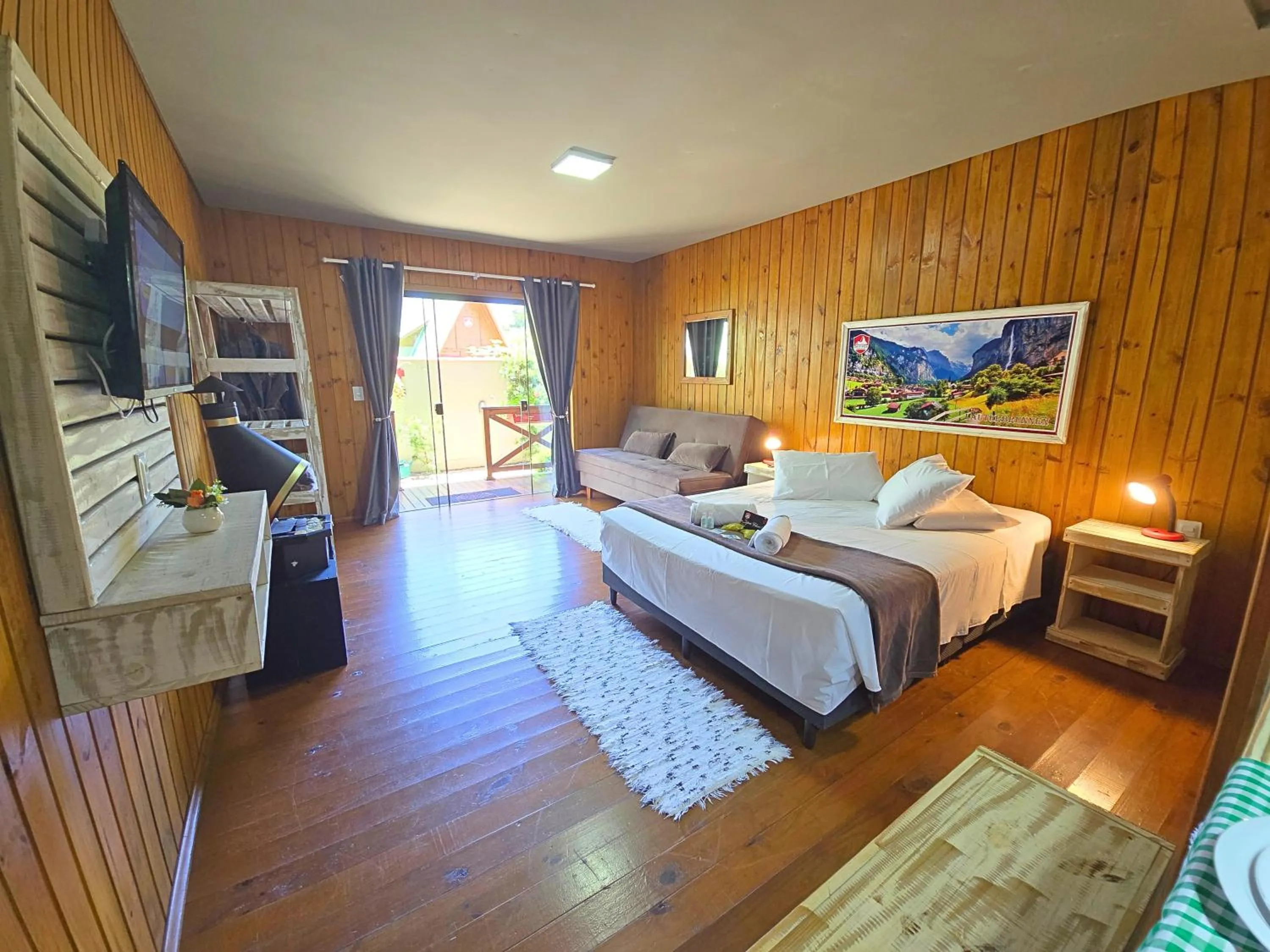 Bed in Chalé Suiço Bombinhas