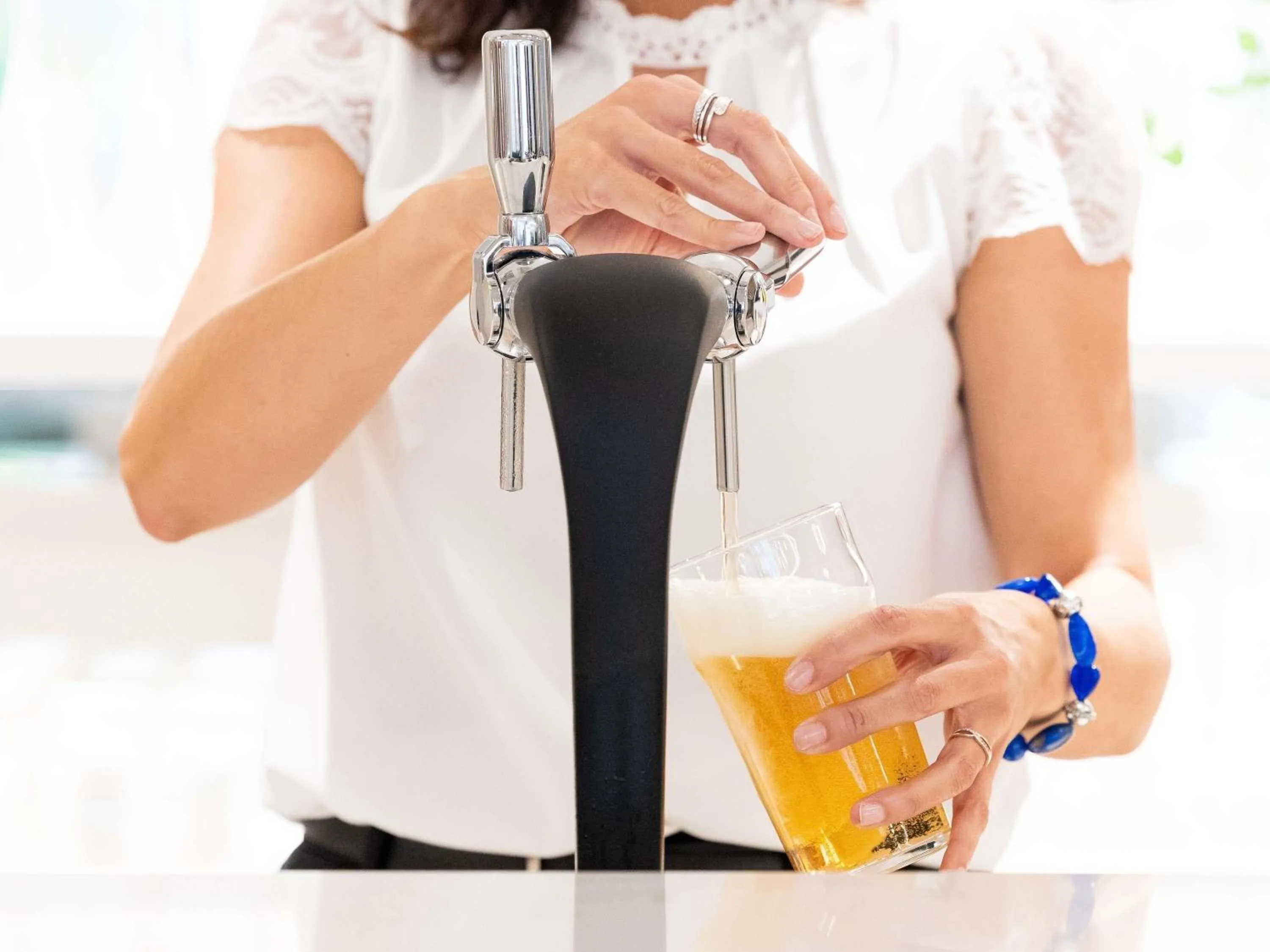 Lounge or bar in Novotel Suites Montpellier Antigone