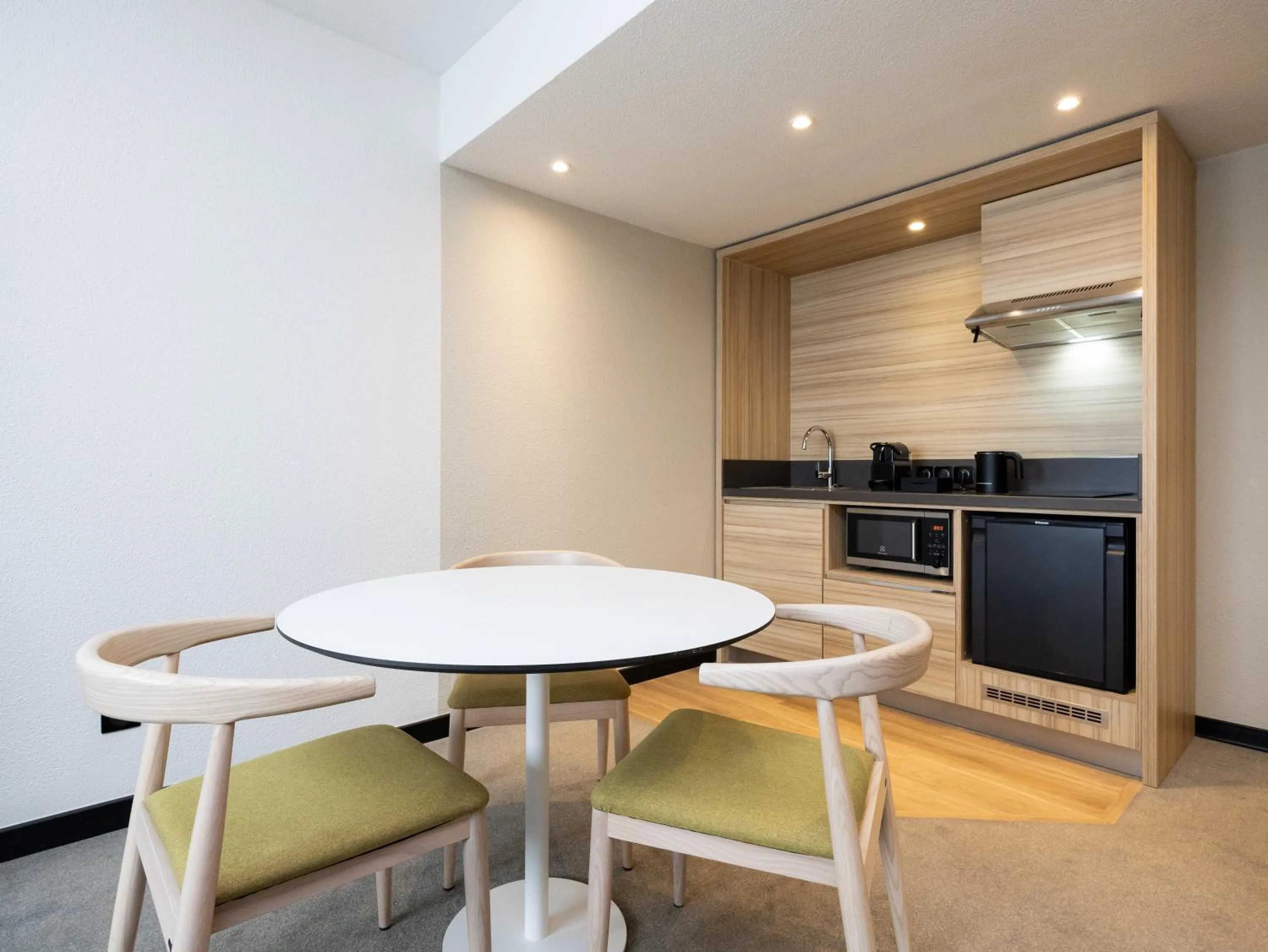 Kitchen or kitchenette in Novotel Suites Montpellier Antigone