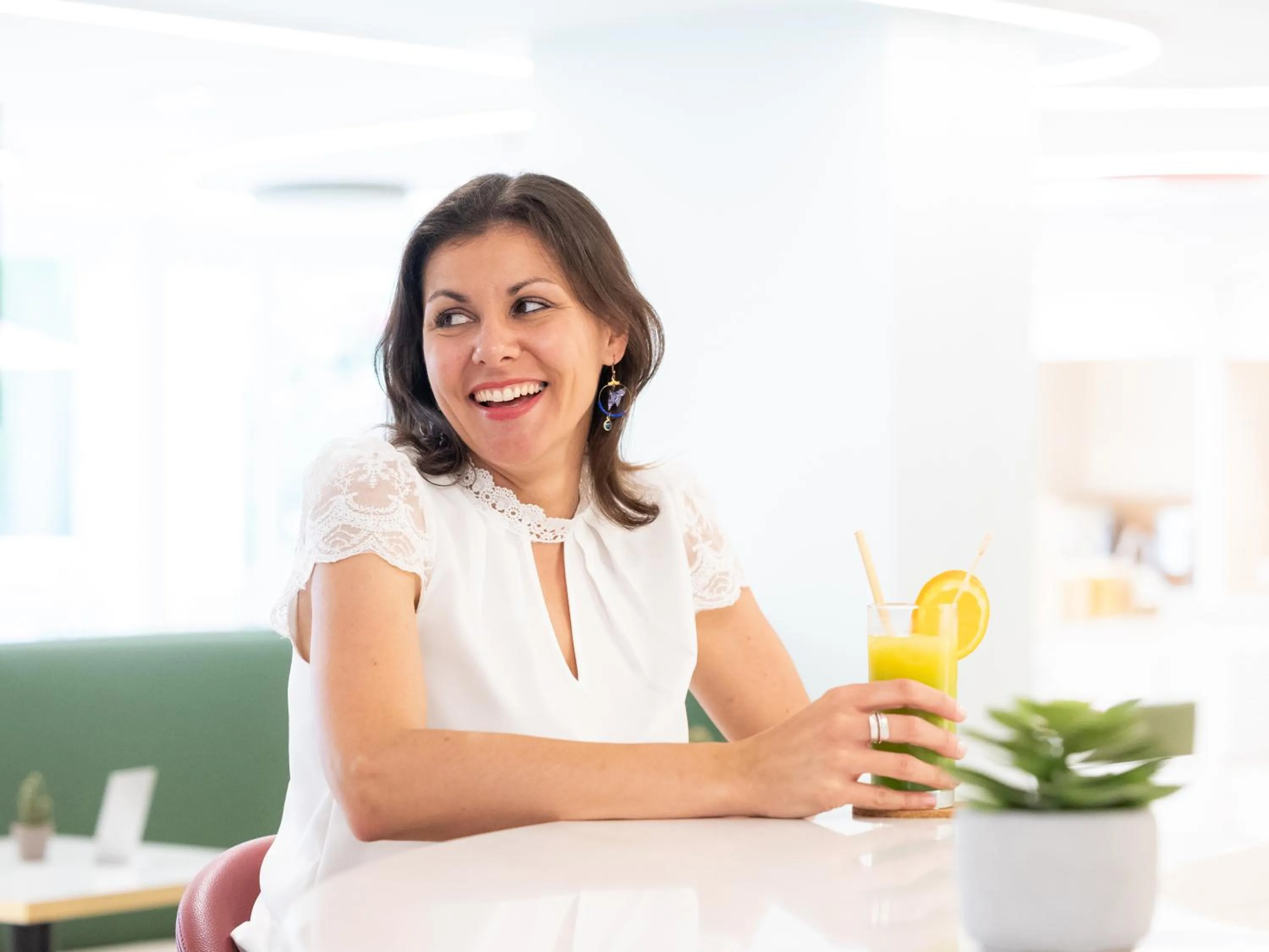 Lounge or bar in Novotel Suites Montpellier Antigone