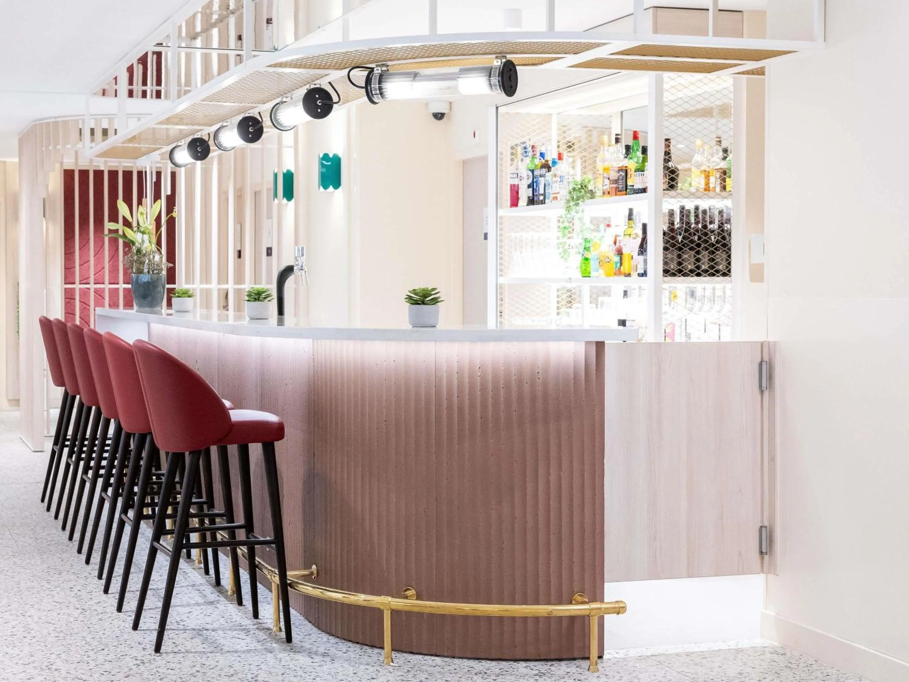 Lounge or bar in Novotel Suites Montpellier Antigone