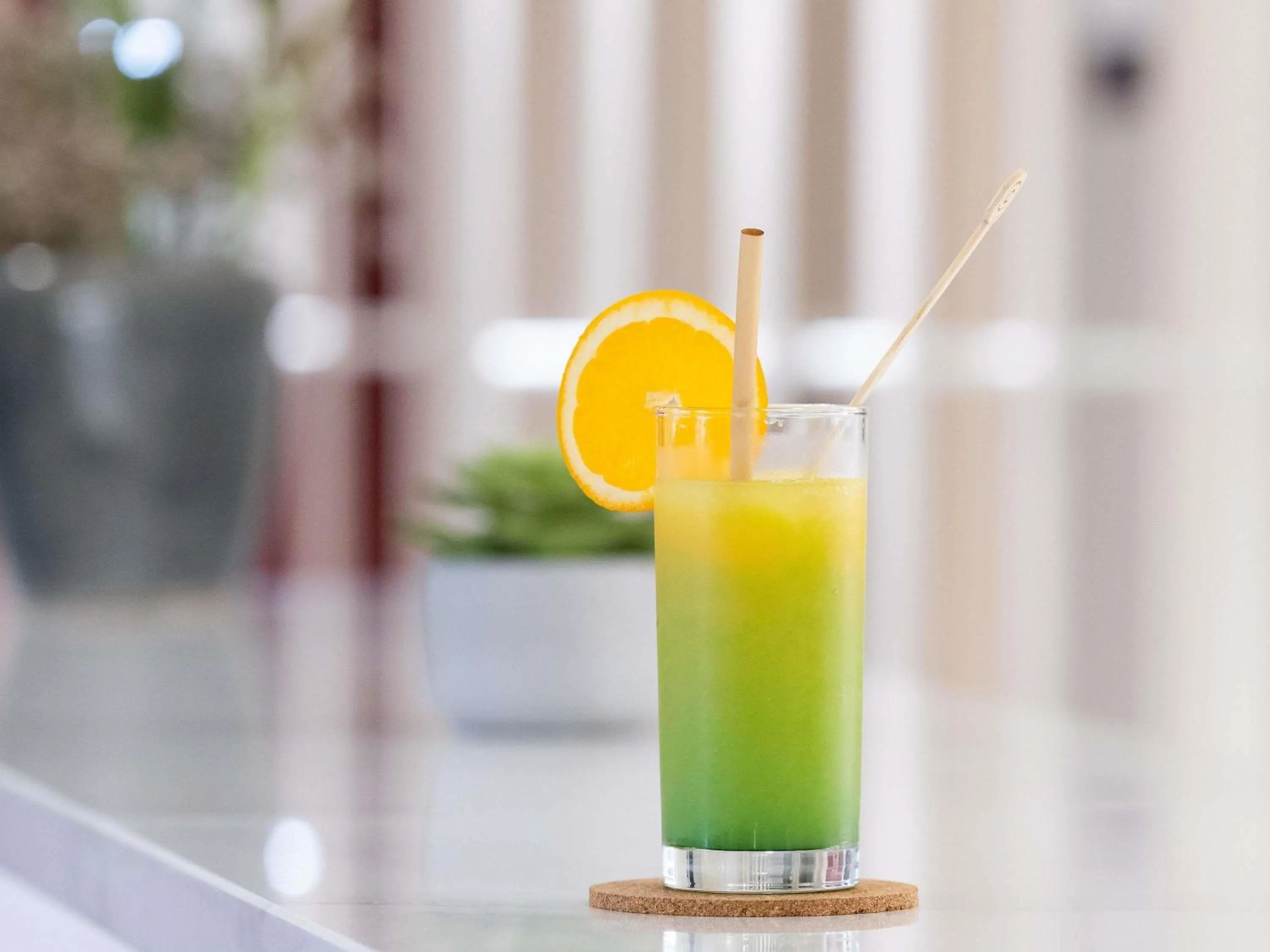 Lounge or bar in Novotel Suites Montpellier Antigone