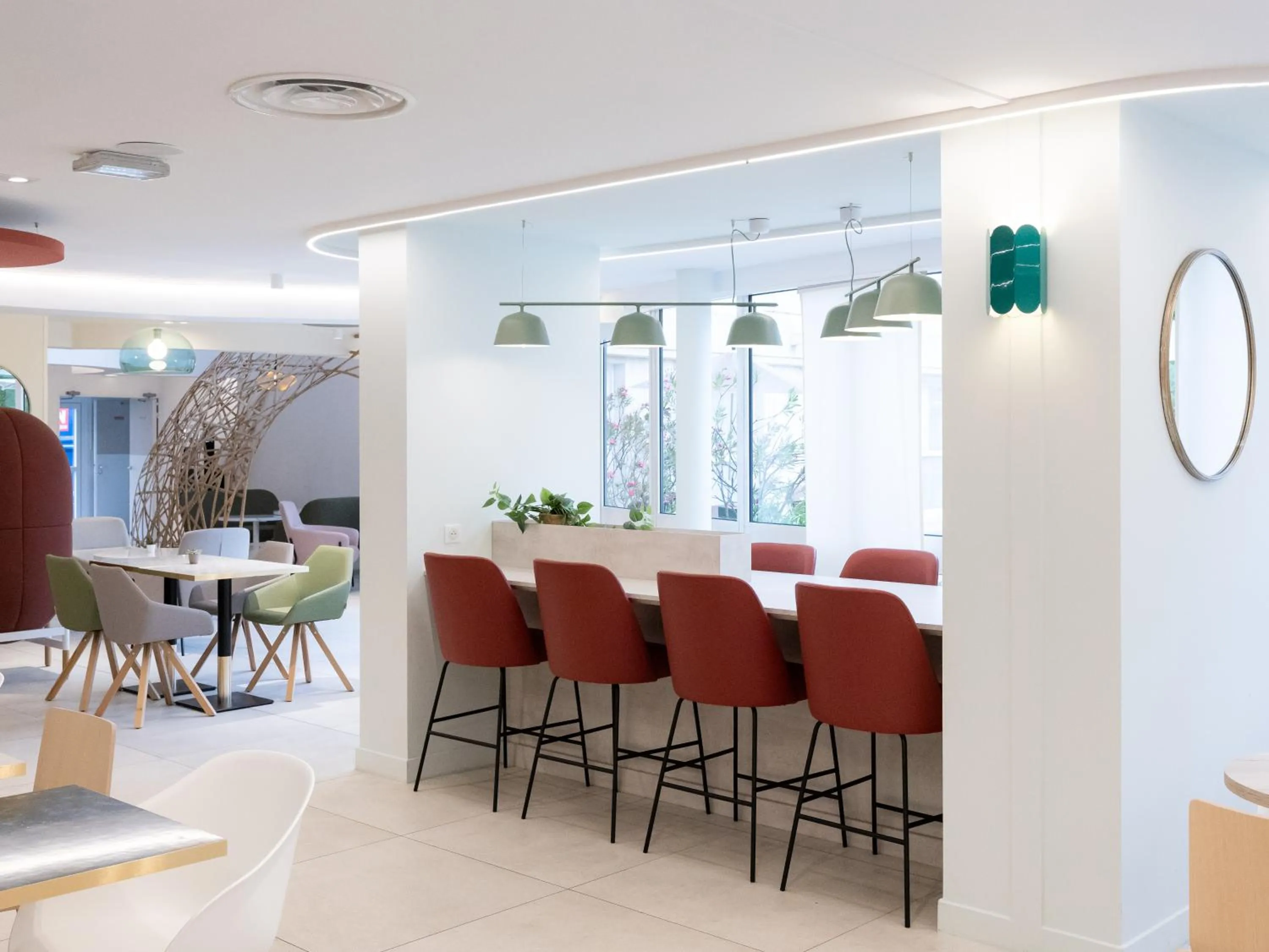 Lobby or reception in Novotel Suites Montpellier Antigone