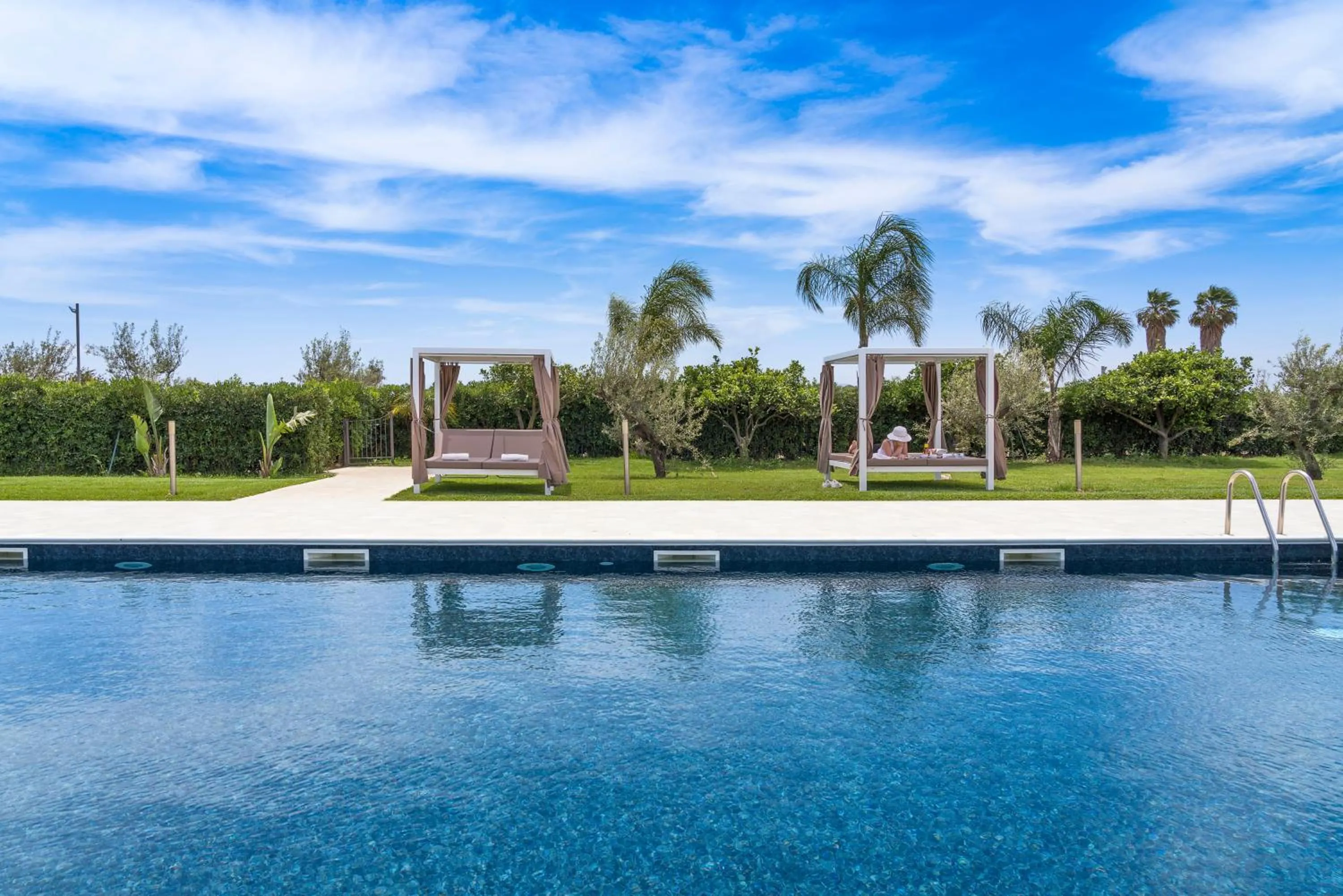 Swimming pool in Nèroli Bio Relais