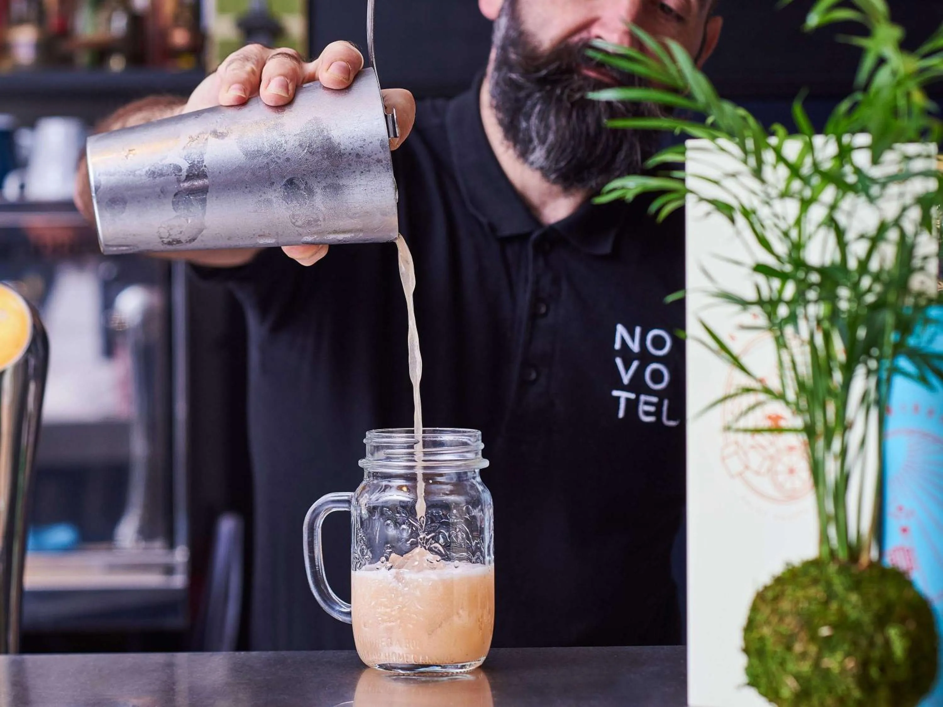 Lounge or bar in Novotel Paris Rueil Malmaison