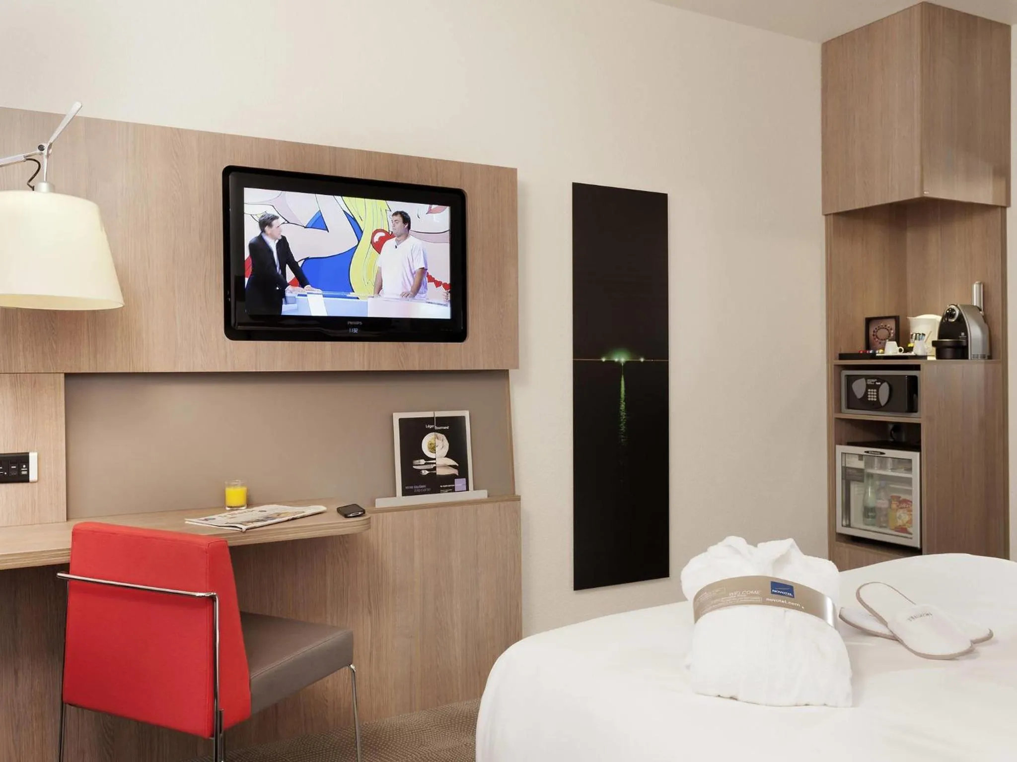 Bedroom in Novotel Paris Rueil Malmaison