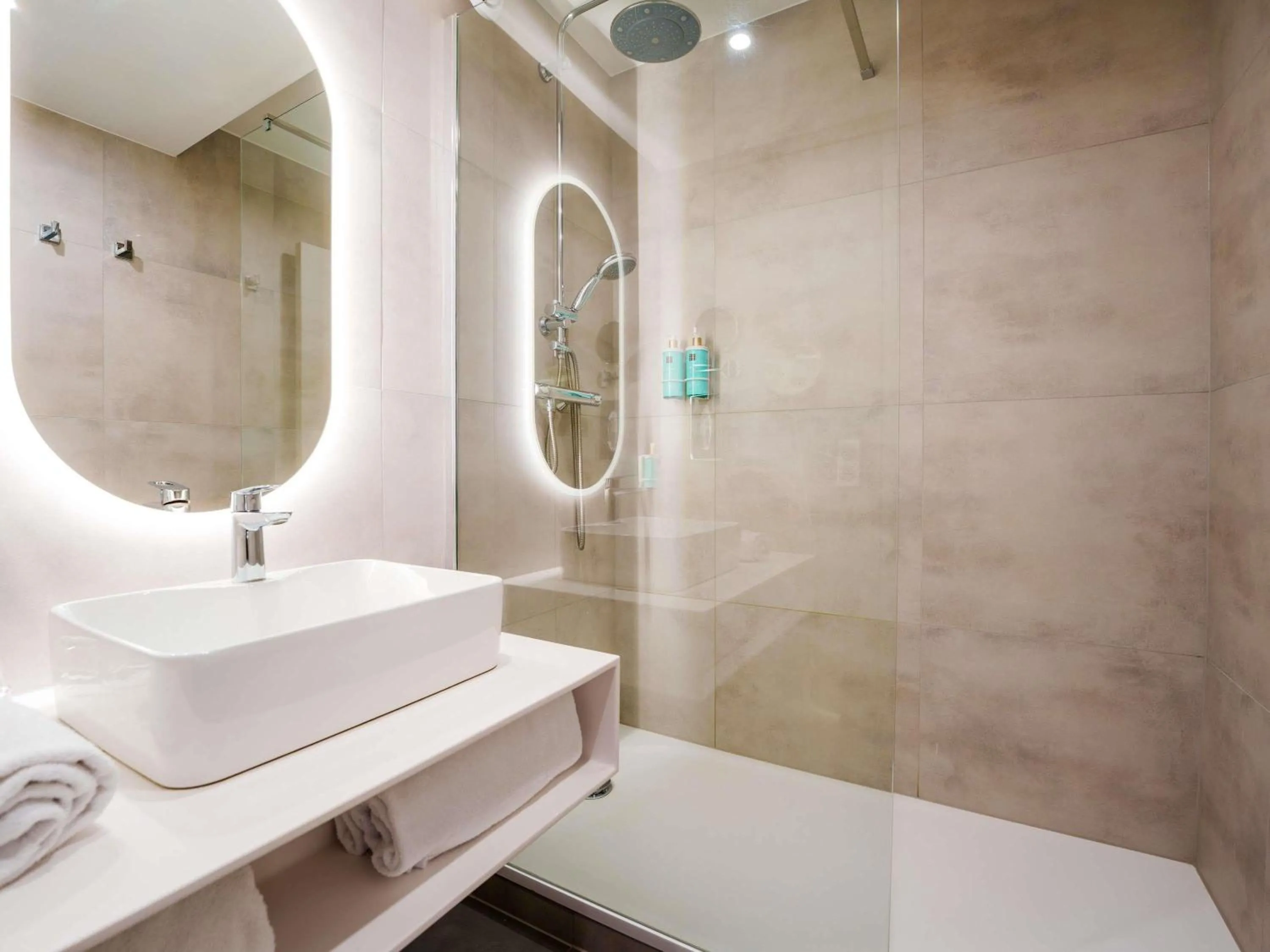 Bedroom in Novotel Saint Avold