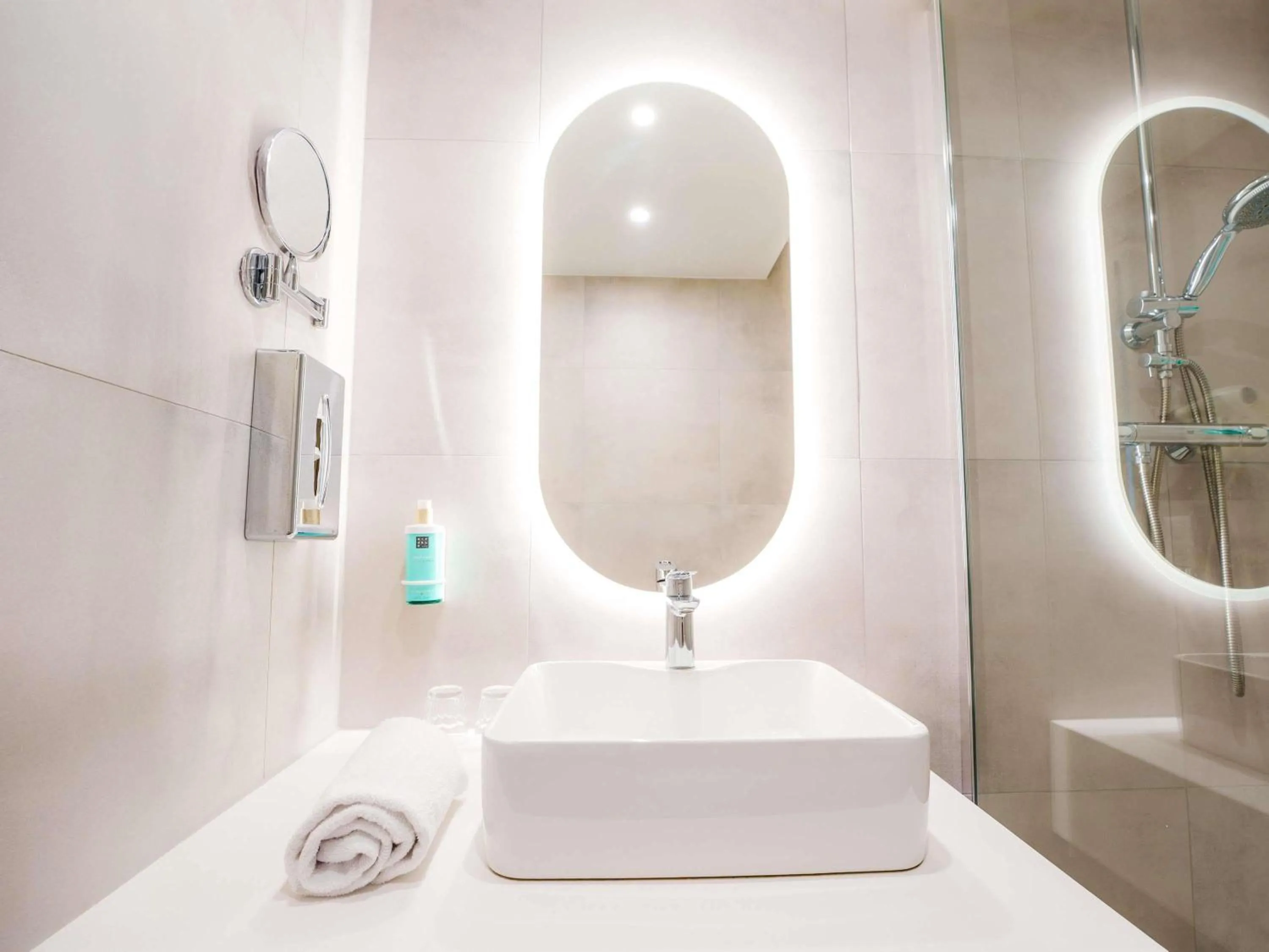 Bedroom in Novotel Saint Avold