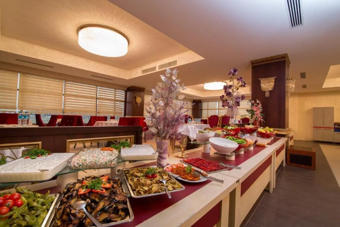 Restaurant/places to eat in Arya Termal Hotel