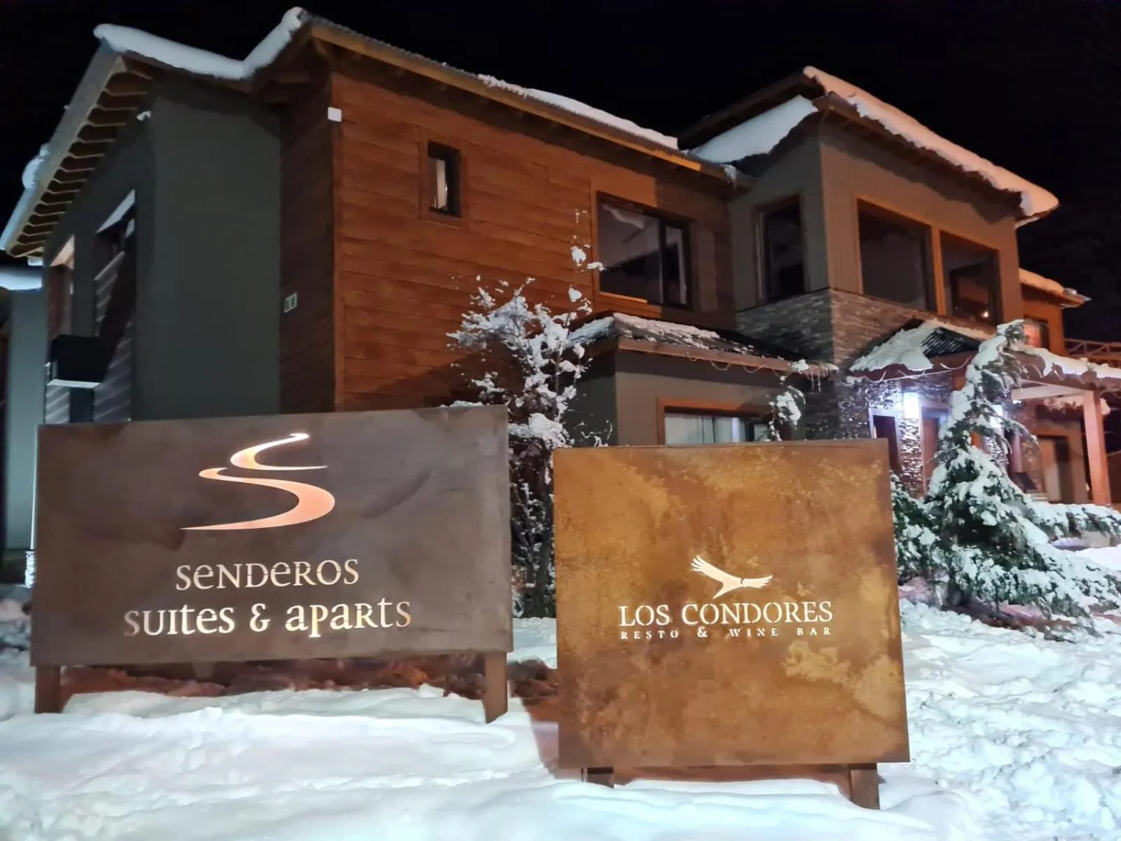 Senderos Aparts & Suites