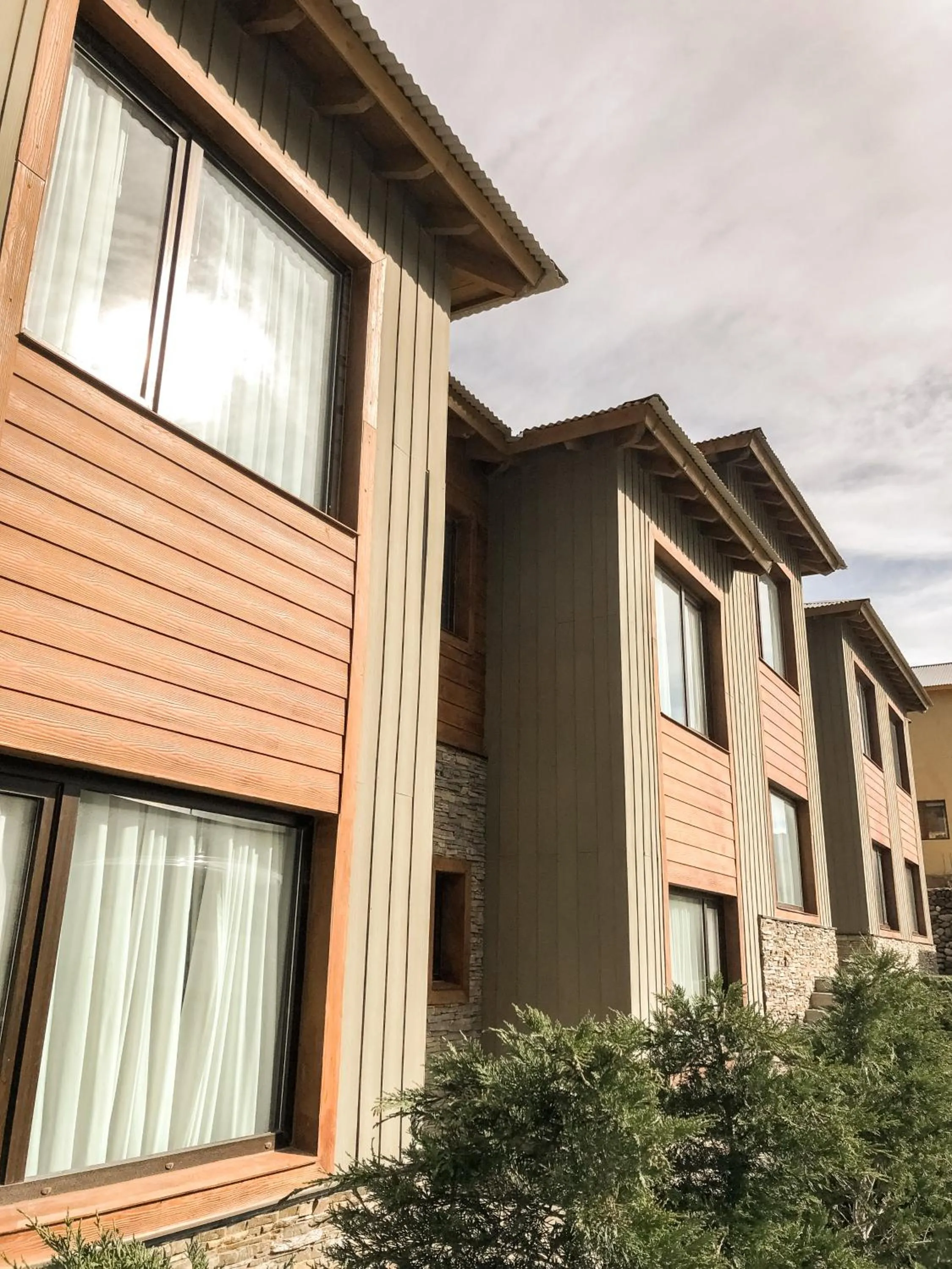 Property building in Senderos Aparts & Suites