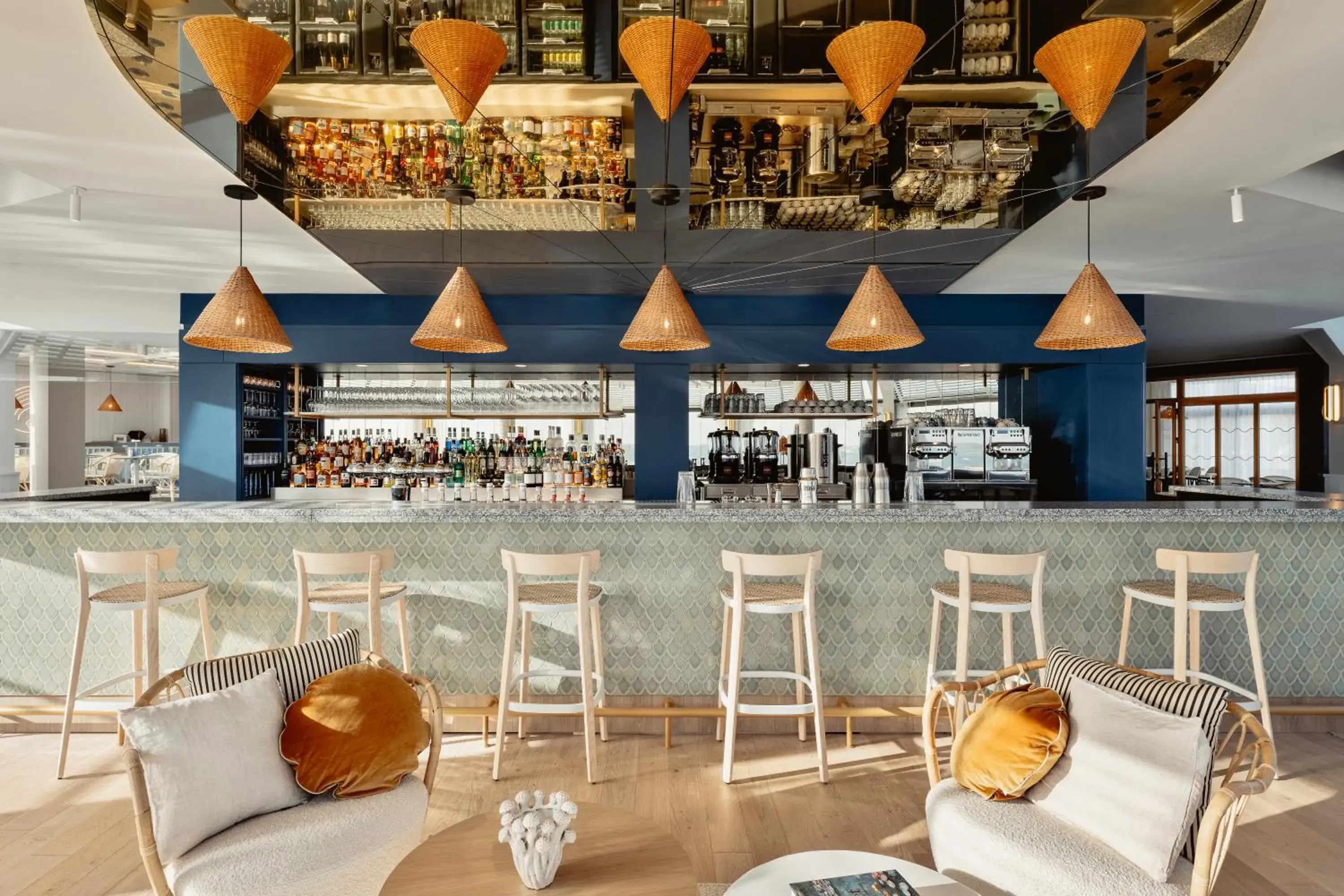 Lounge or bar in Emeria Dinard Thalasso Spa Lounge or bar in Emeria Dinard Thalasso Spa