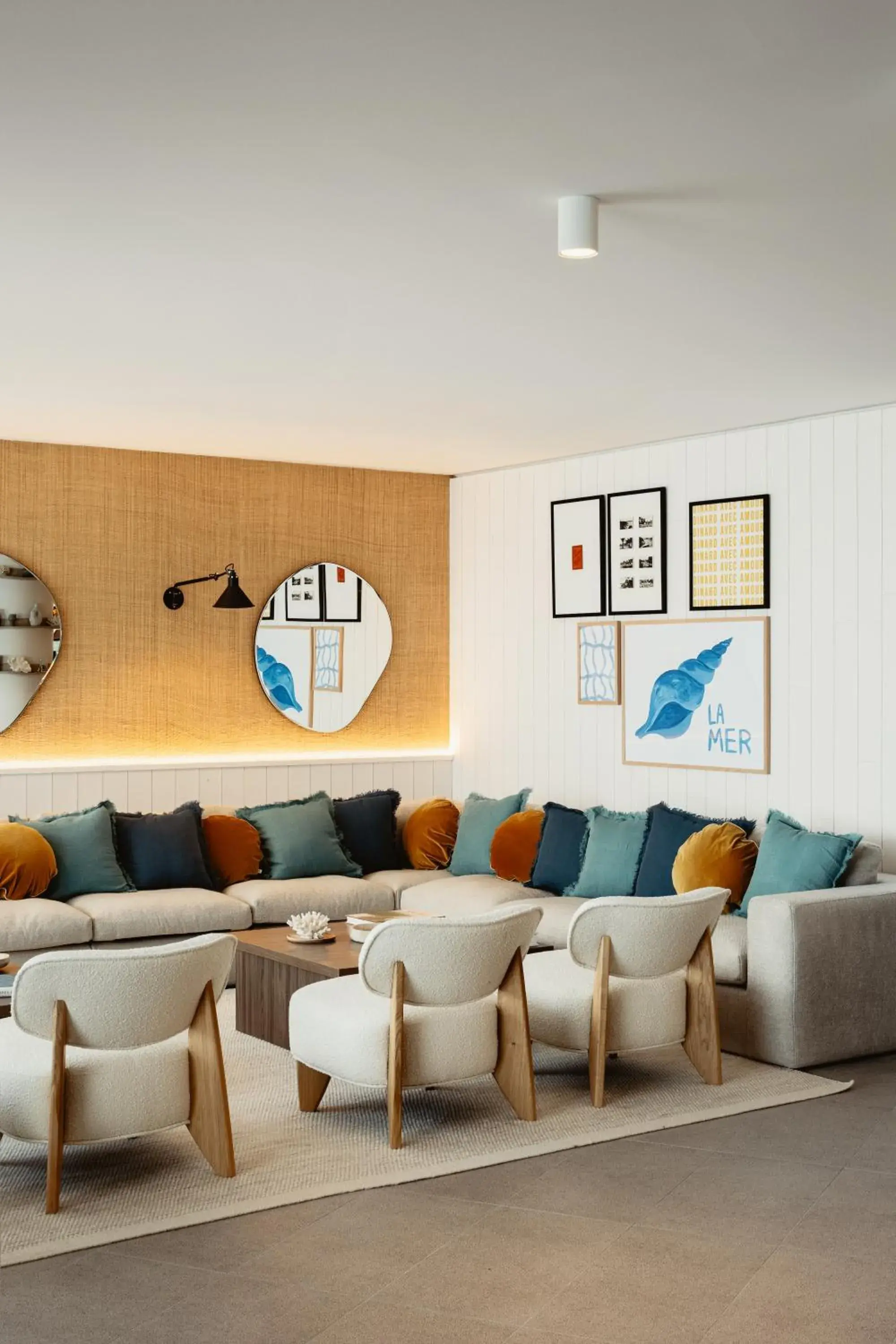 Living room in Emeria Dinard Thalasso Spa Living room in Emeria Dinard Thalasso Spa