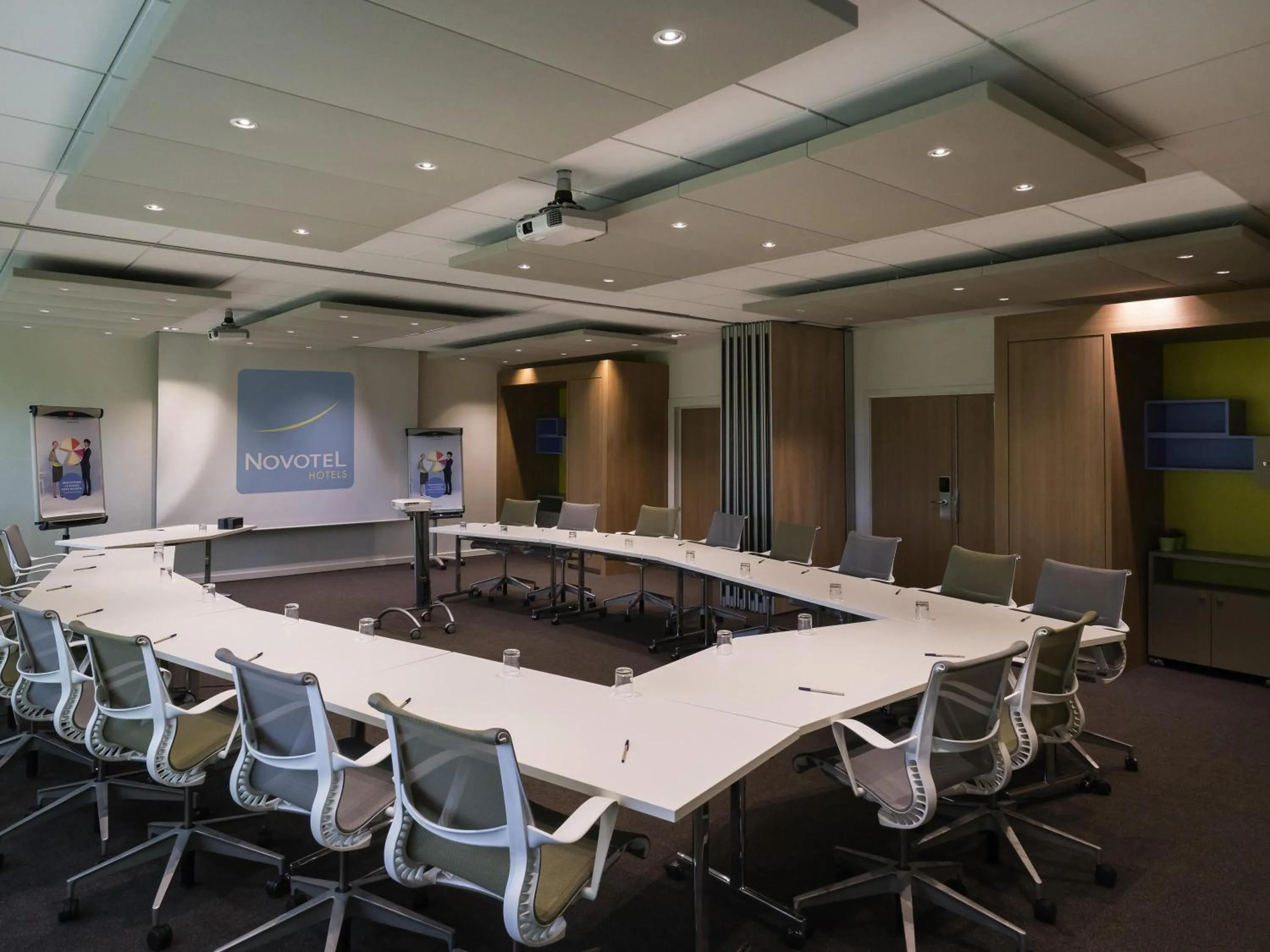 Meeting/conference room in Novotel Roissy Saint Witz