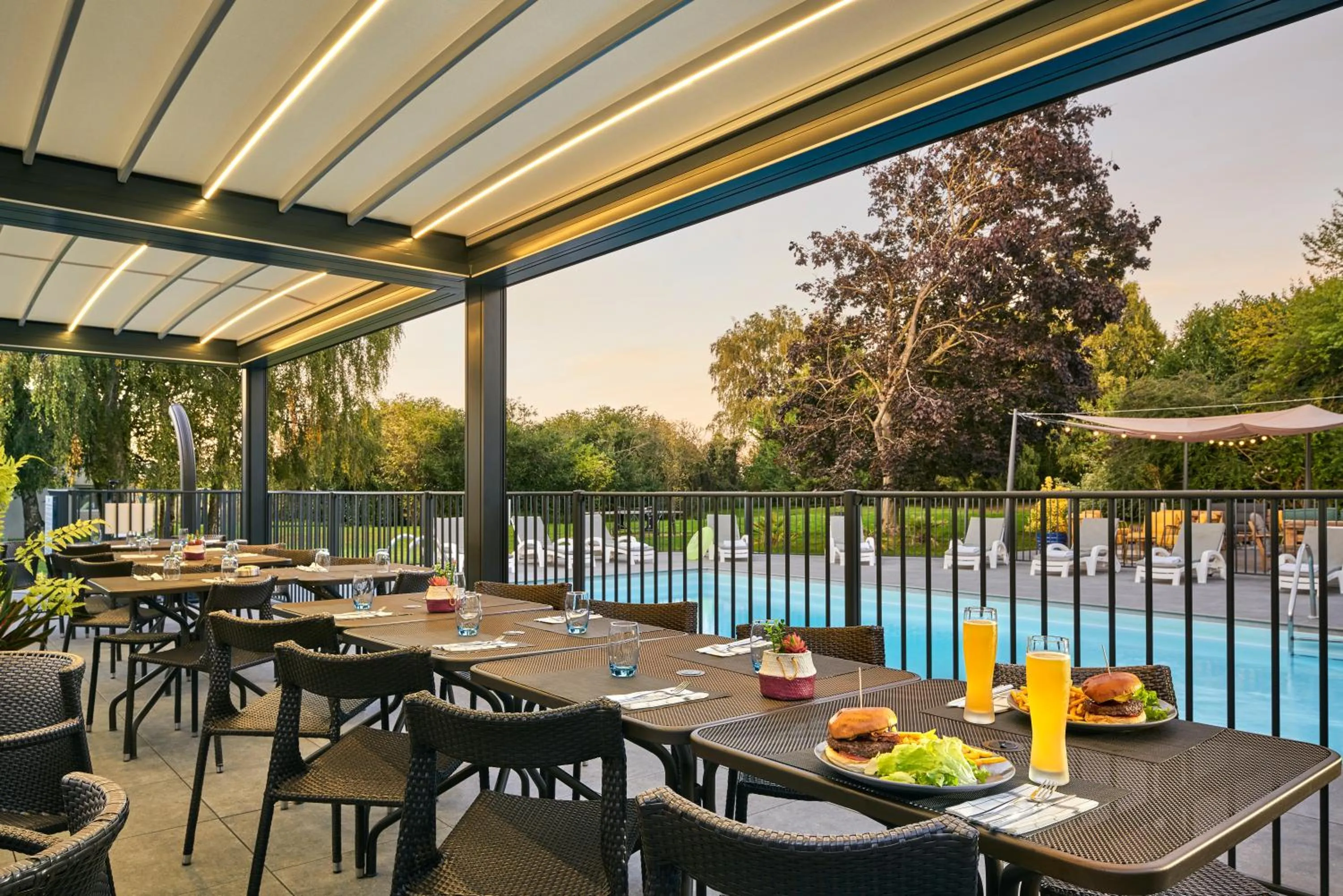 Restaurant/places to eat in Novotel Roissy Saint Witz