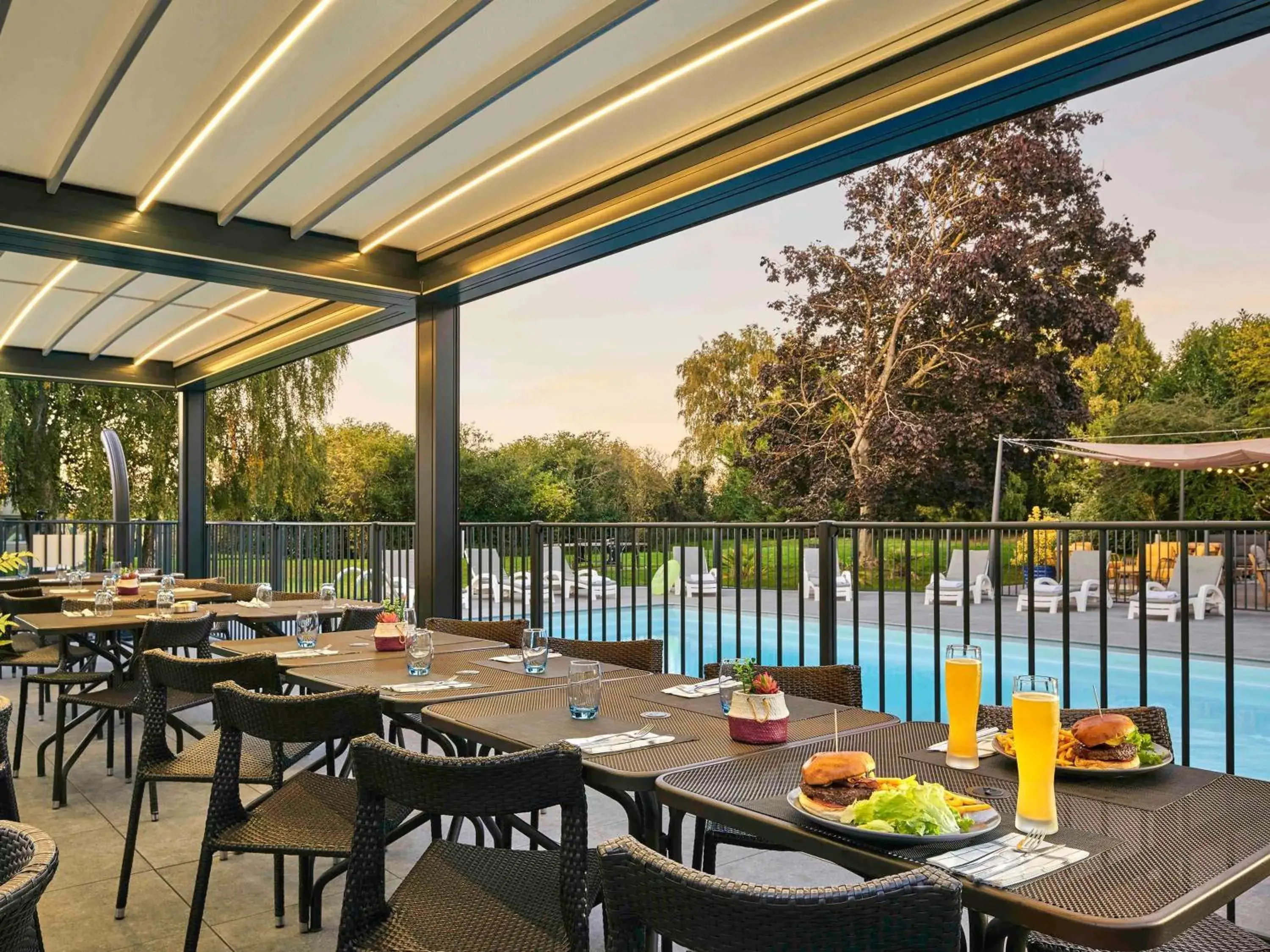 Pool view in Novotel Roissy Saint Witz Pool view in Novotel Roissy Saint Witz