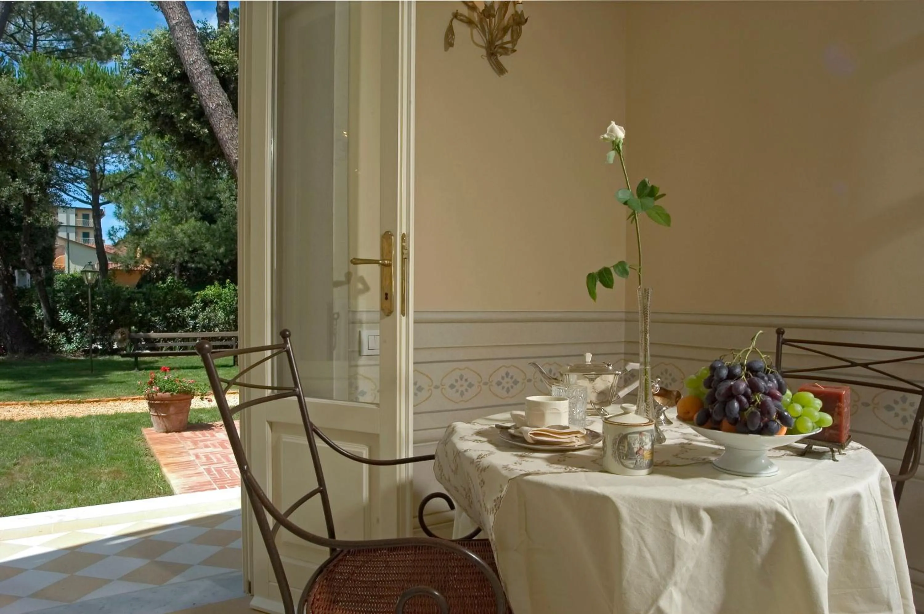Communal lounge/ TV room in Villa Signori