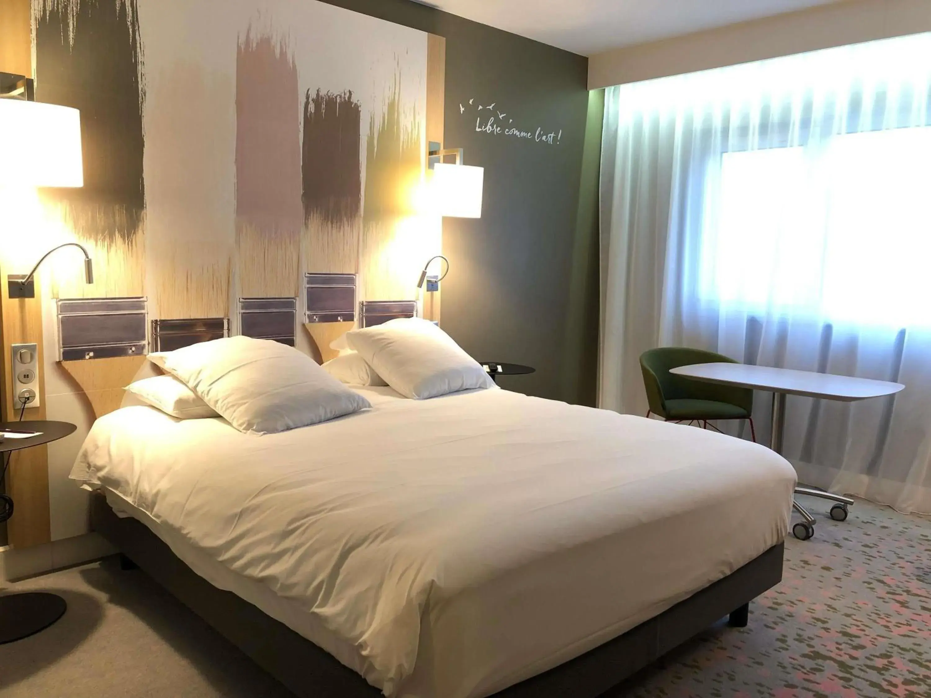 Standard Double Room in Mercure Reims Parc Des Expositions Standard Double Room in Mercure Reims Parc Des Expositions