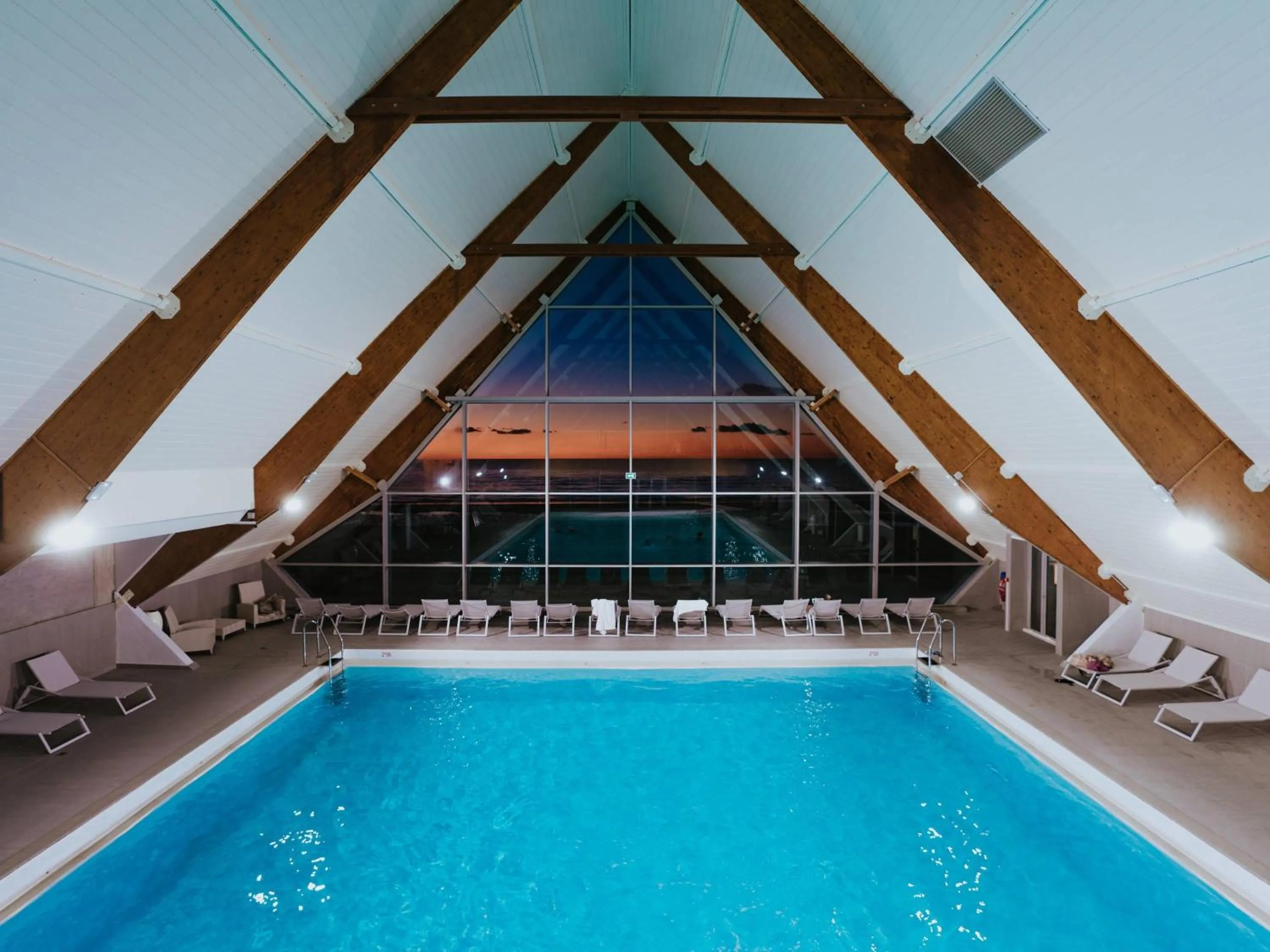 Pool view in Novotel Thalassa Le Touquet