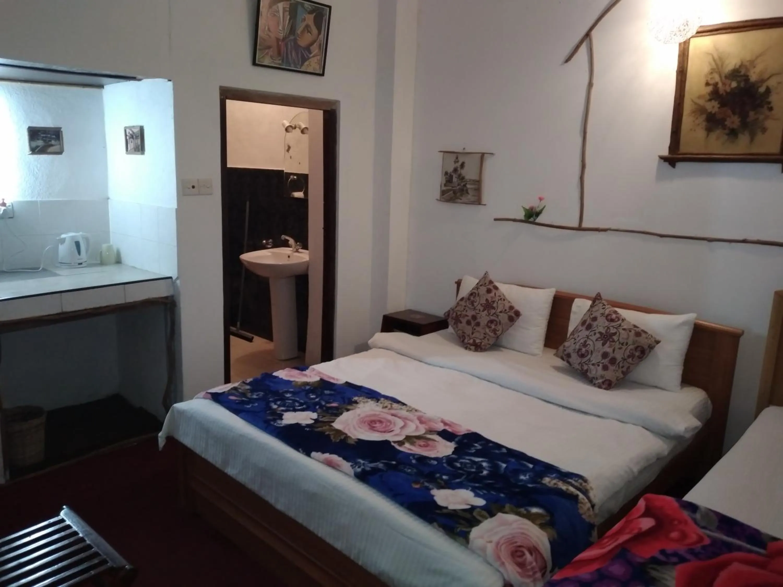 Bedroom, Bed in Eco Creations Nuwaraeliya