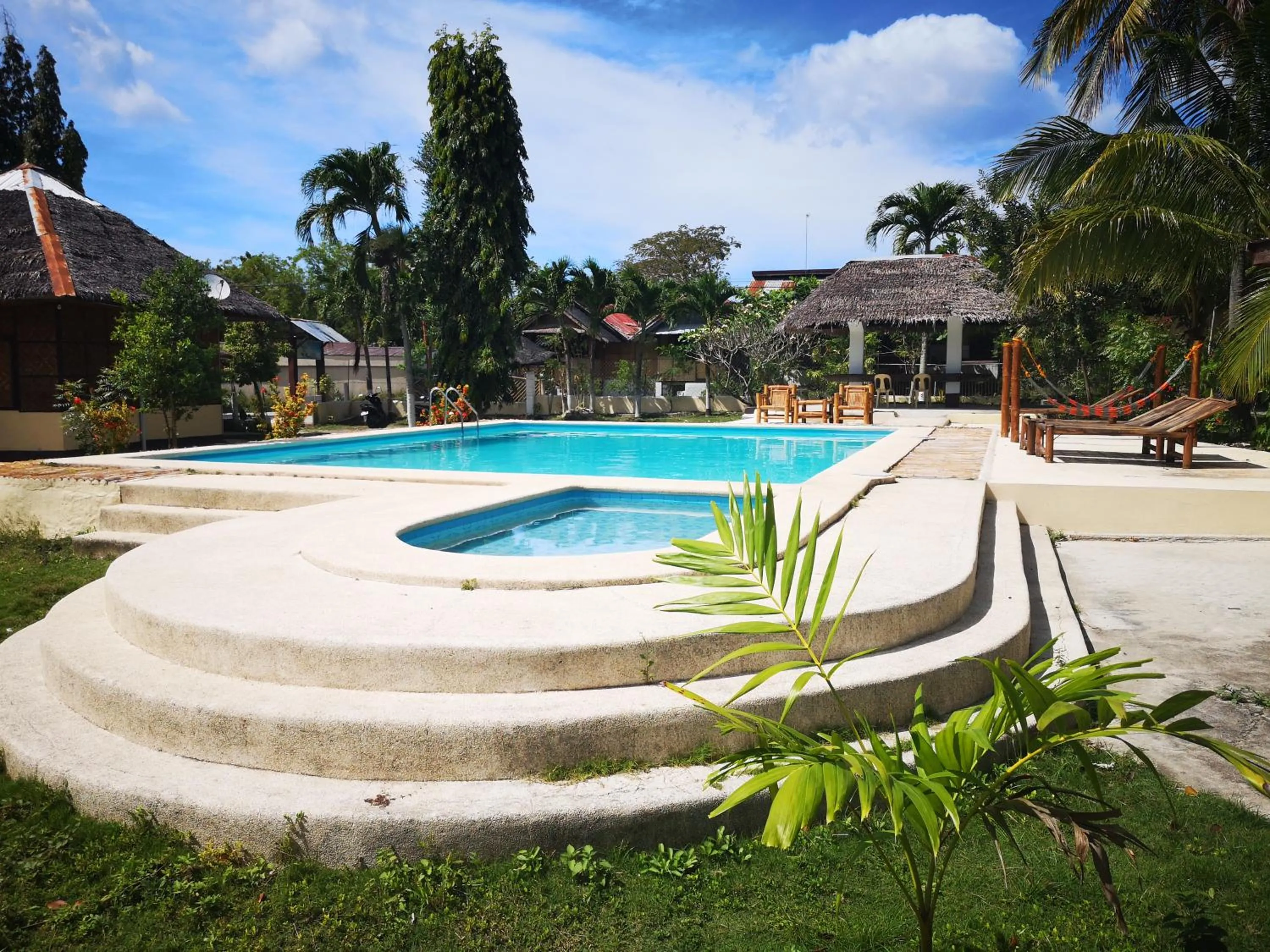 Swimming pool in Native House Resort powered by Cocotel