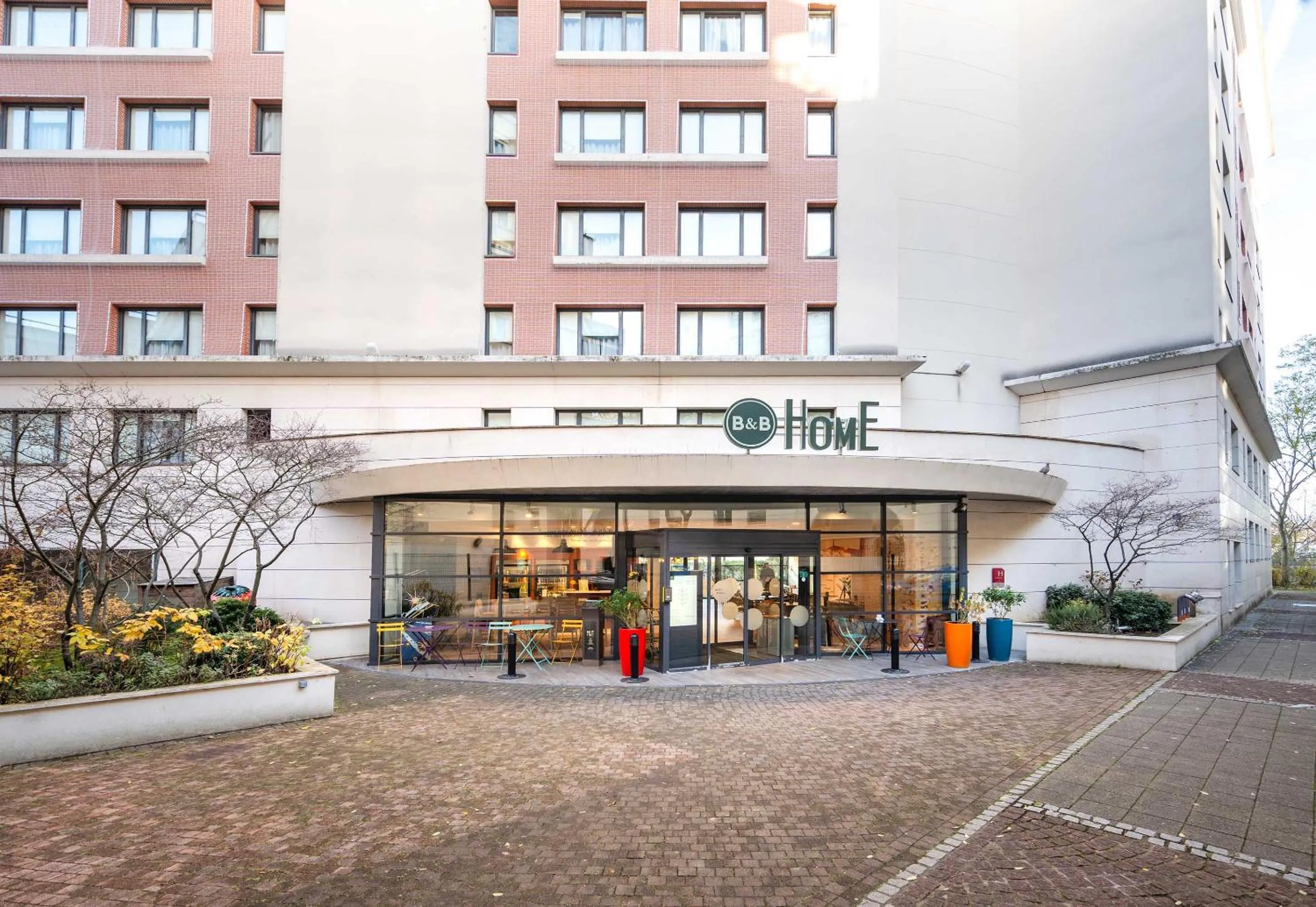 Facade/entrance in B&B HOME Rueil-Malmaison Gare