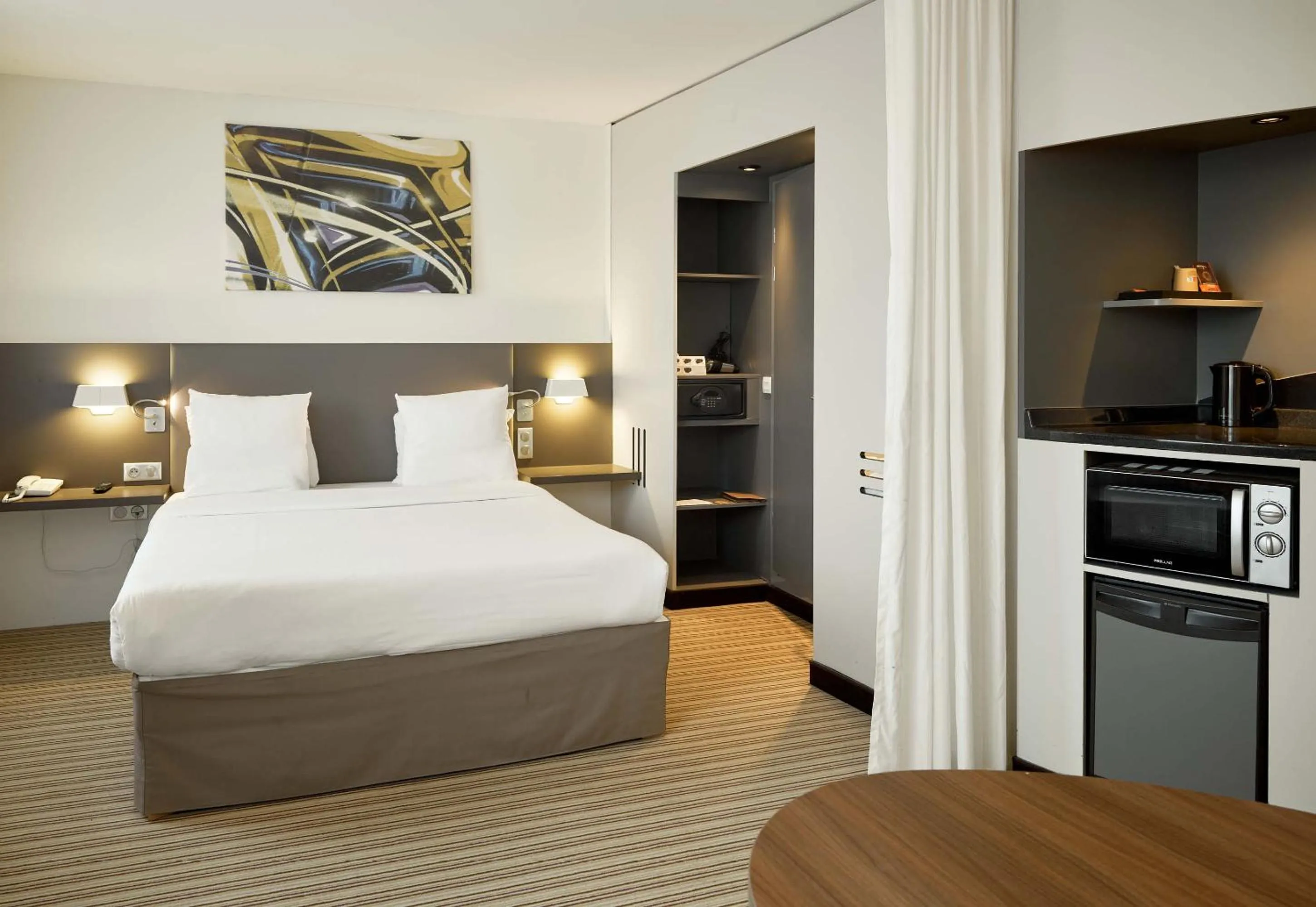 Photo of the whole room, Bed in B&B HOTEL Rueil-Malmaison Gare