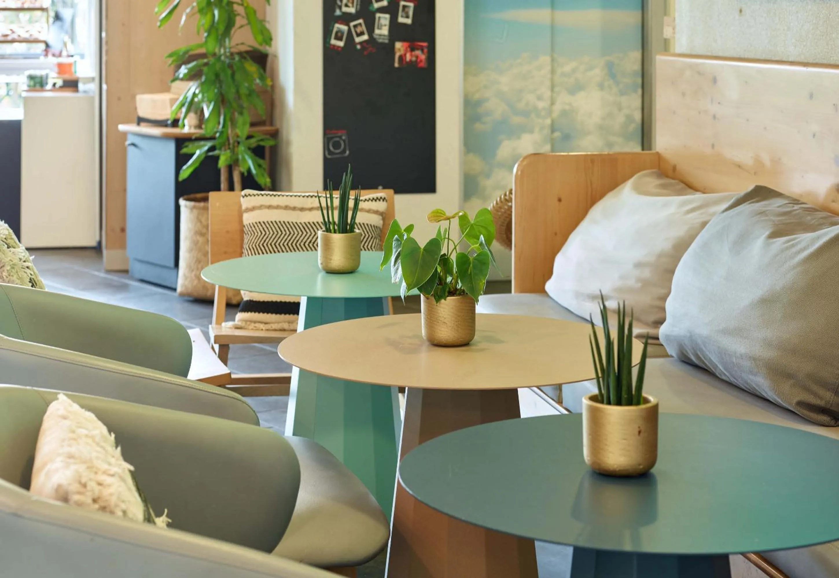 Living room in B&B HOTEL Rueil-Malmaison Gare