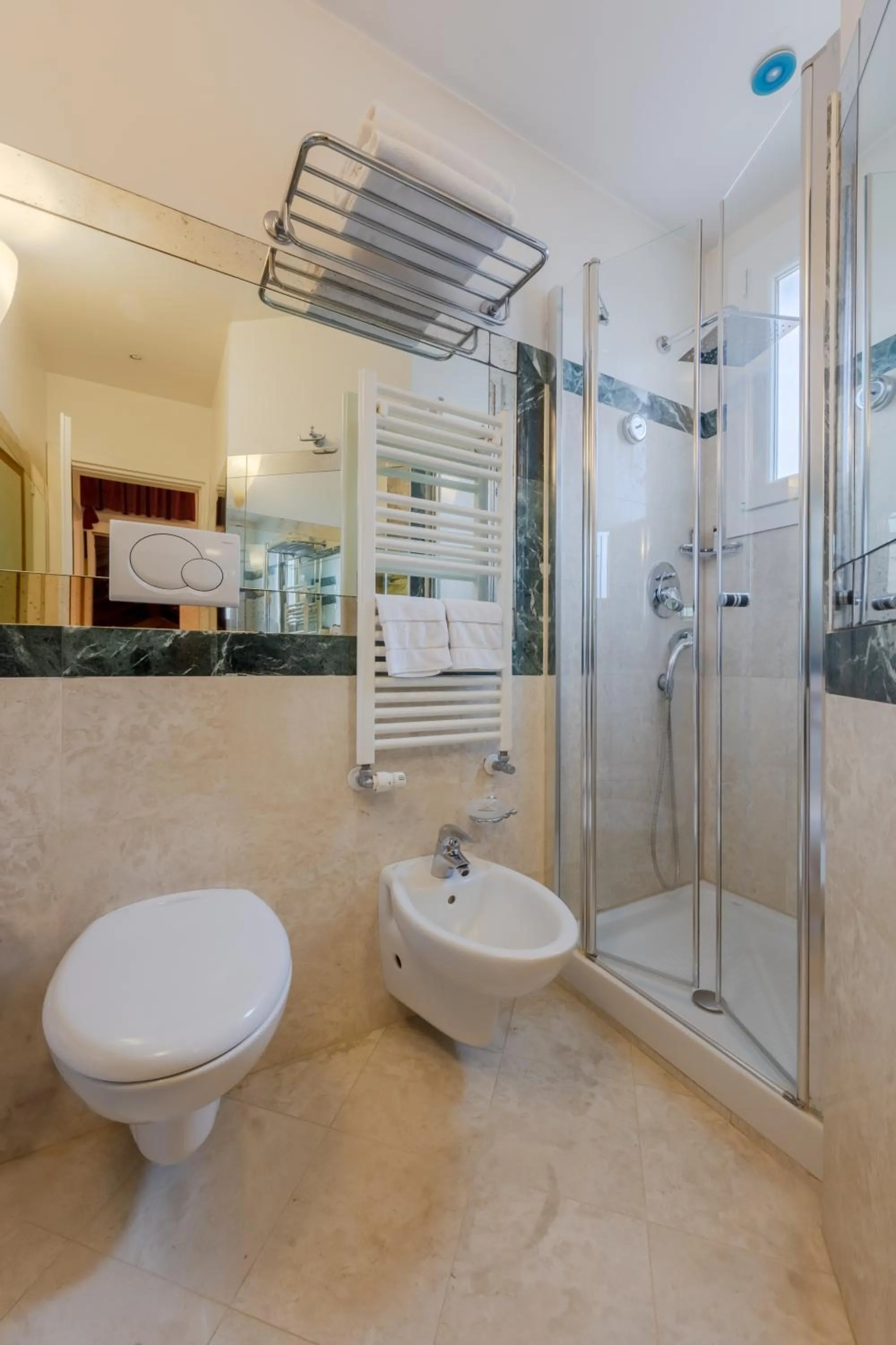 Shower in Ca Dell'Arte