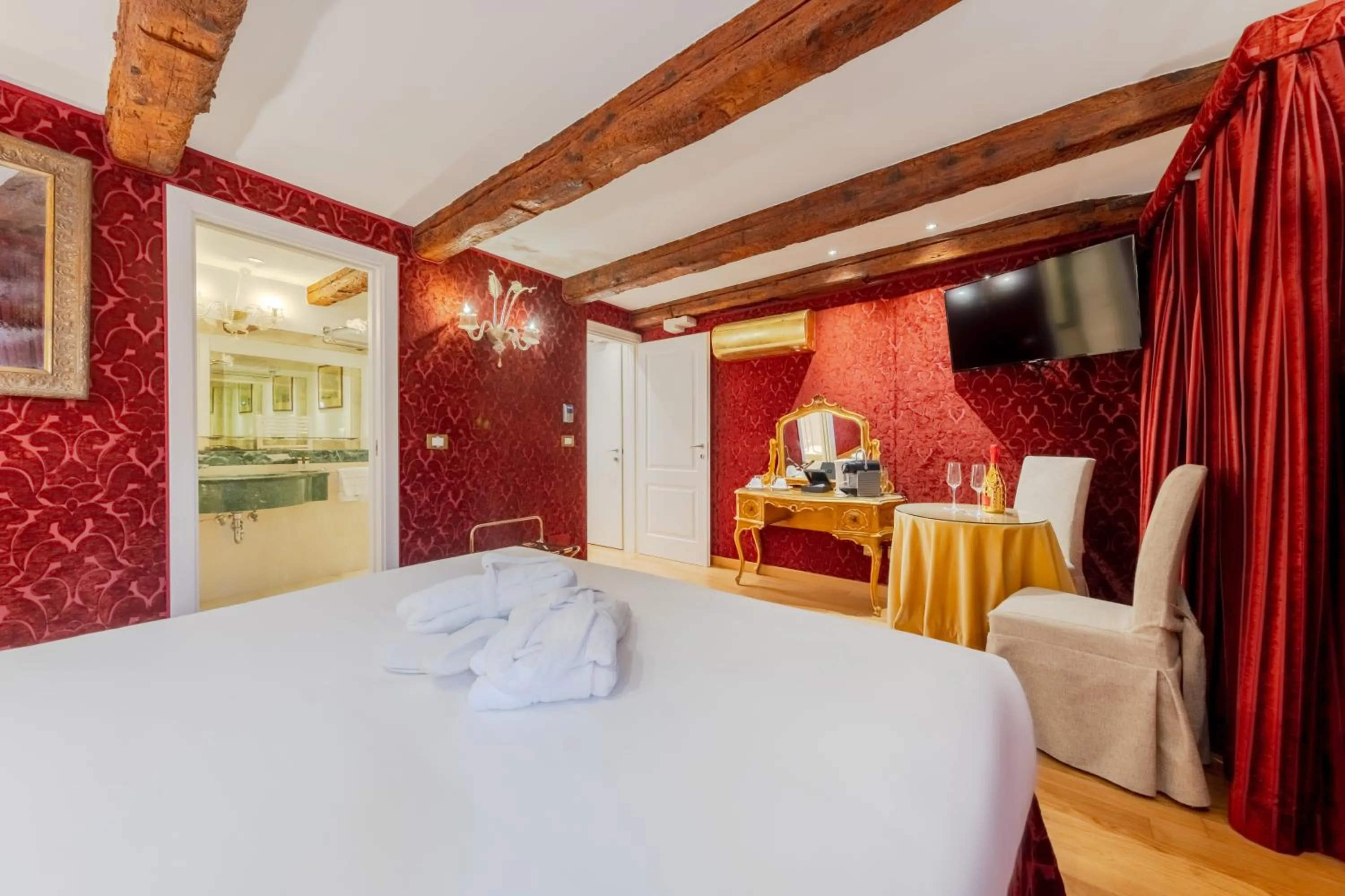 Bathroom, Bed in Ca Dell'Arte