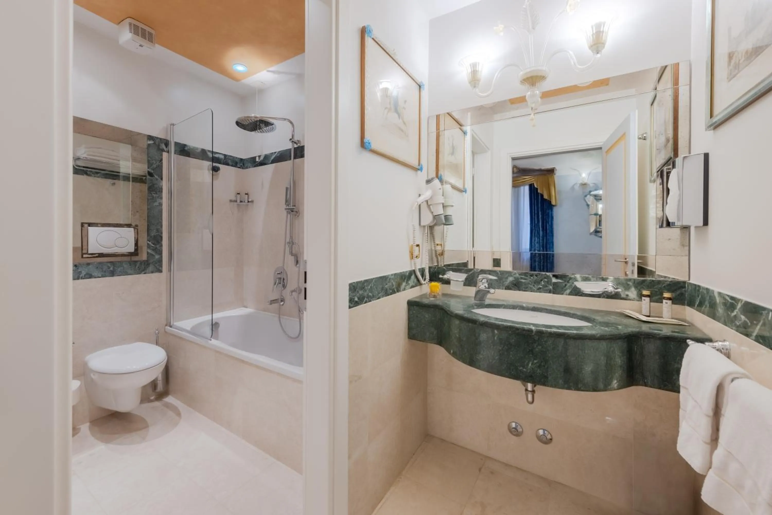 Bathroom in Ca Dell'Arte