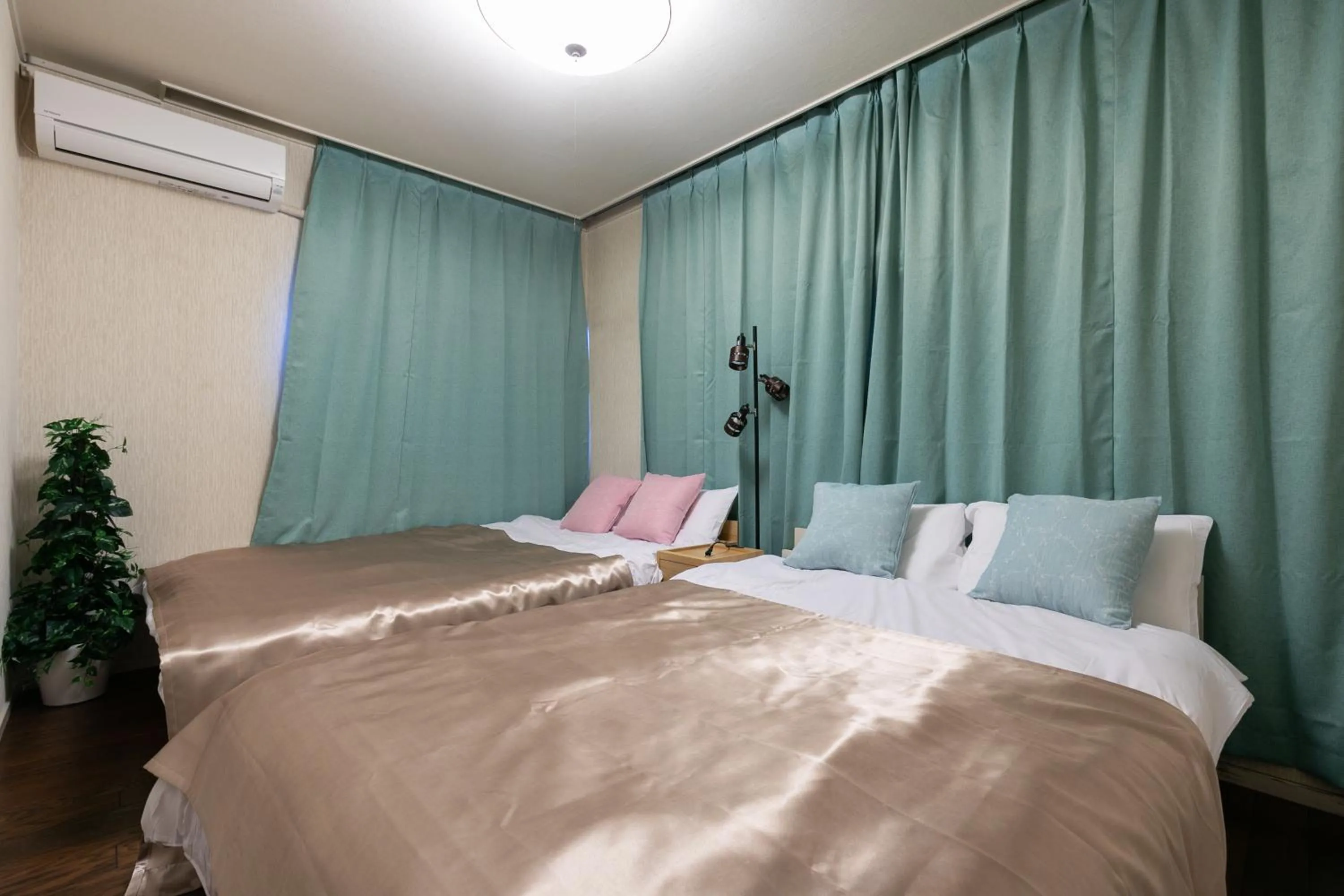 Bed in Shinjuku Japanese-style two storey house