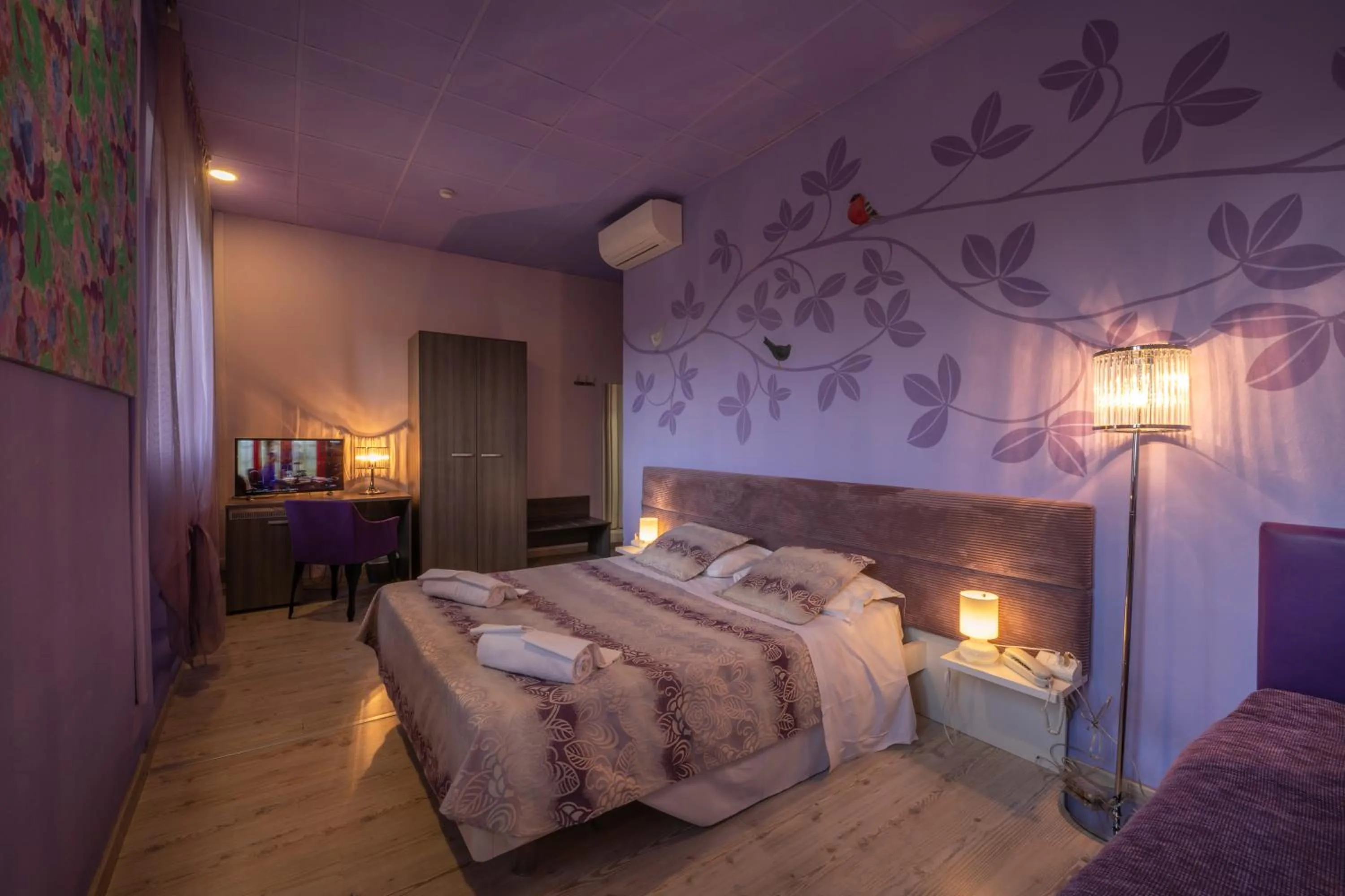 Bedroom, Bed in Hotel Palazzo Renieri - 3stelle S