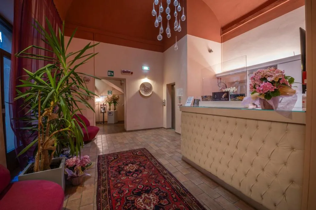 Lobby or reception in Hotel Palazzo Renieri - 3stelle S