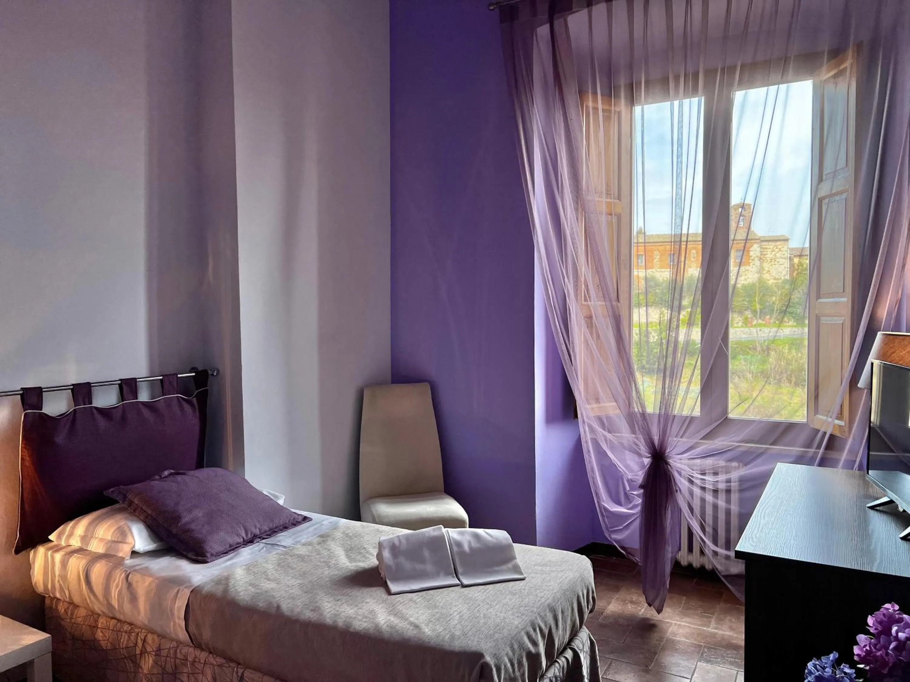 Bed in Hotel Palazzo Renieri - 3stelle S