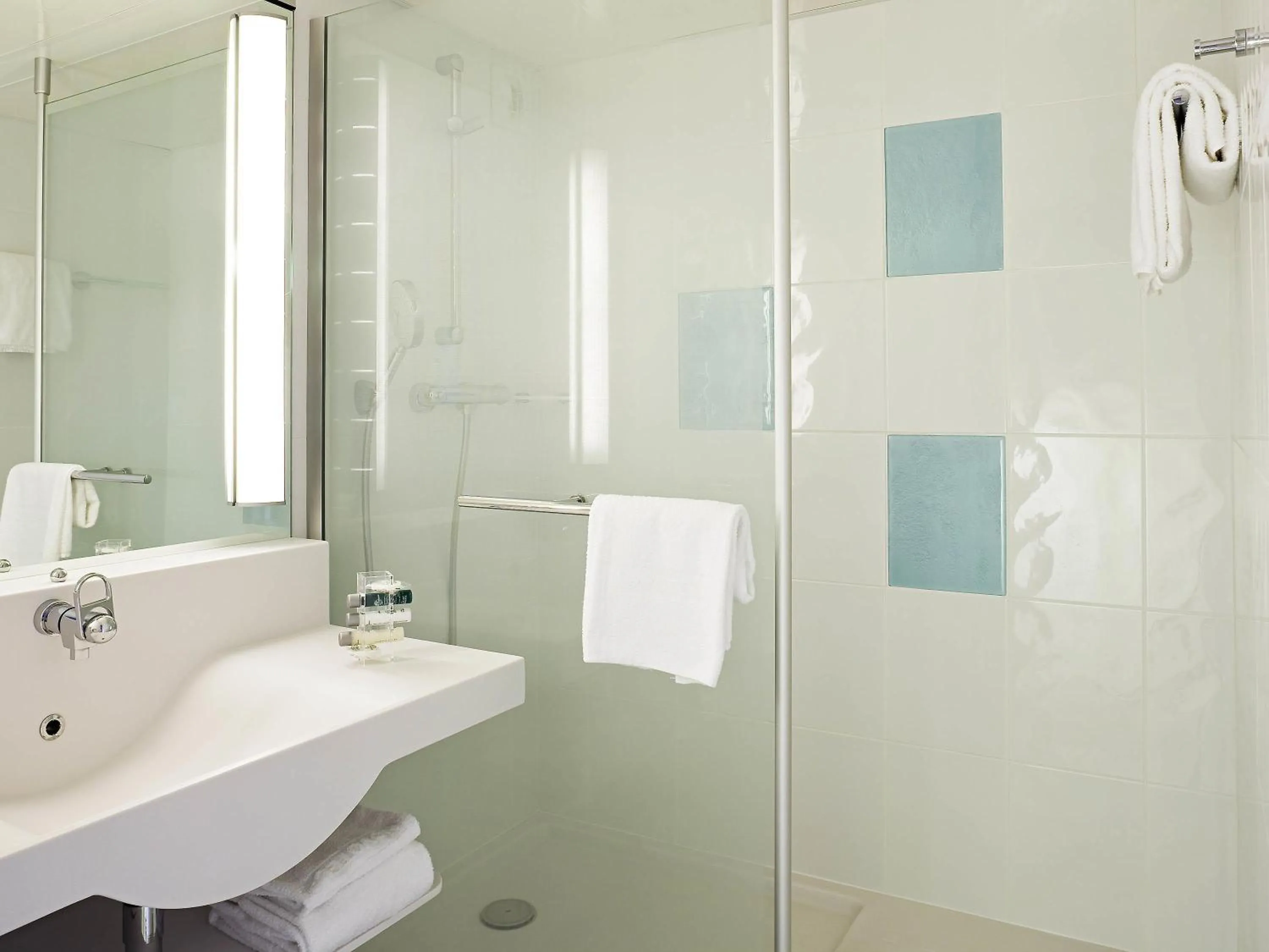 Bedroom in Novotel Pau Pyrénées