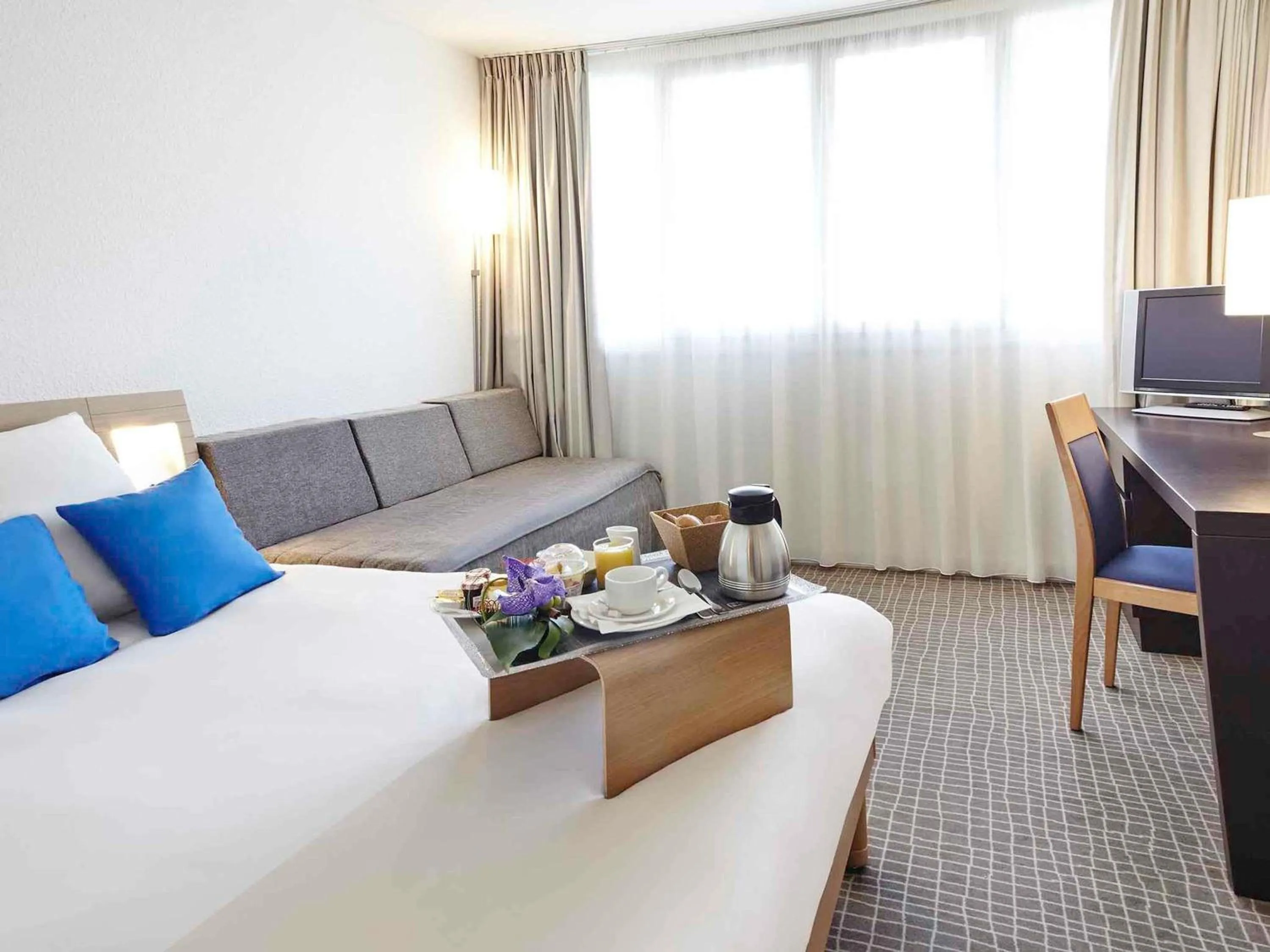 Bedroom, Bed in Novotel Pau Pyrénées