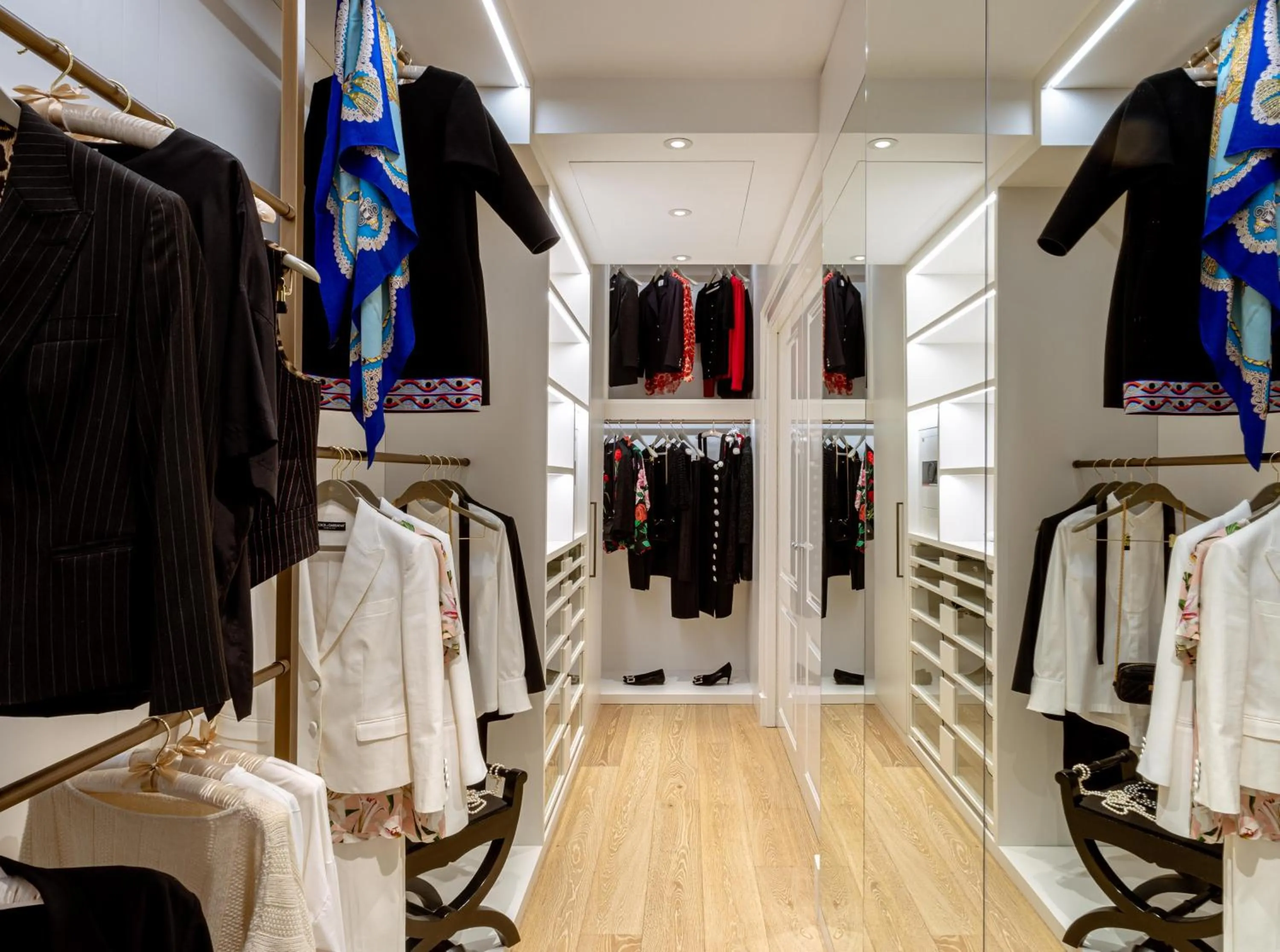 wardrobe in Palazzo Parigi Hotel & Grand Spa - LHW