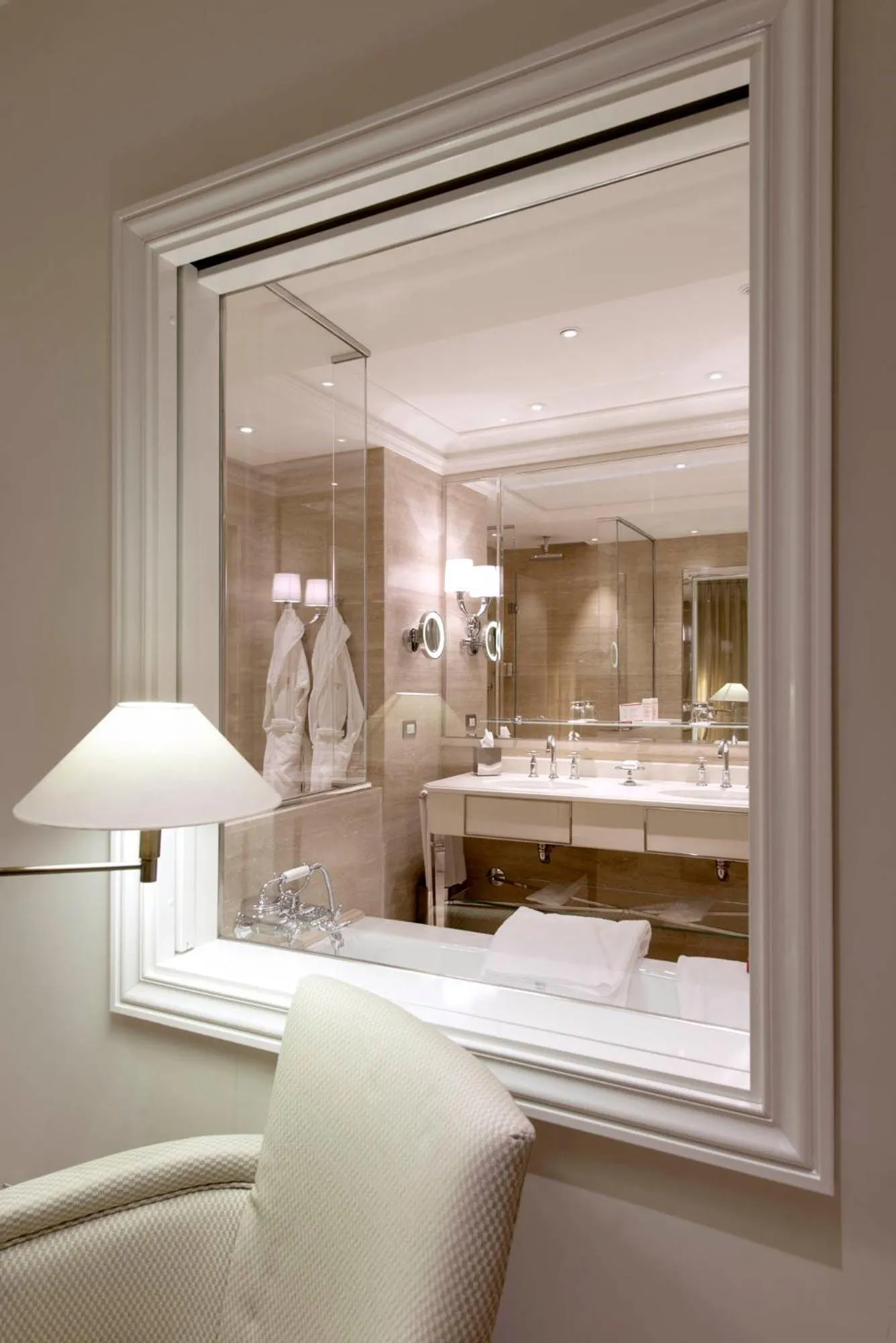 Bathroom in Palazzo Parigi Hotel & Grand Spa - LHW