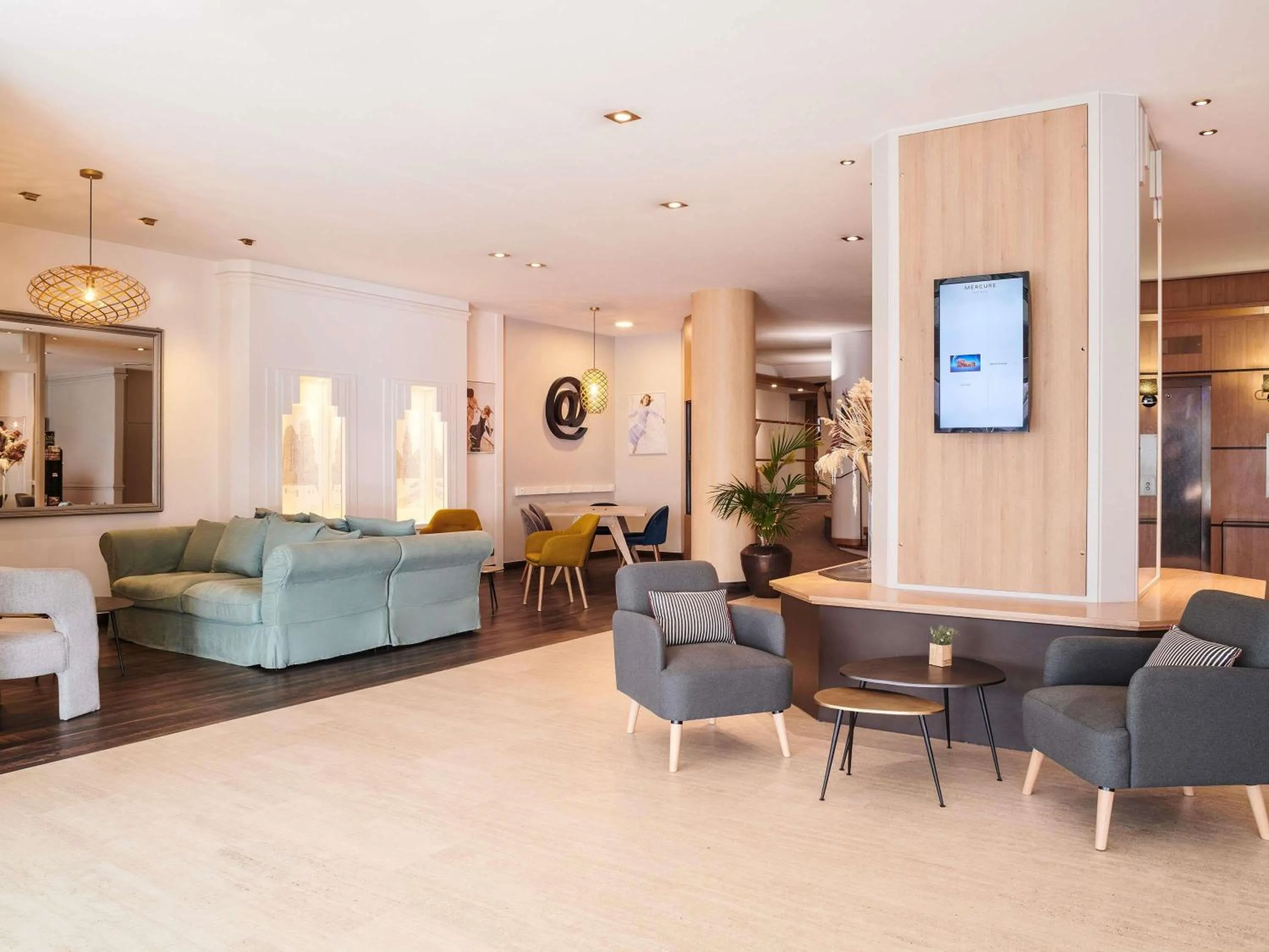 Property building in Mercure Rennes Centre Gare