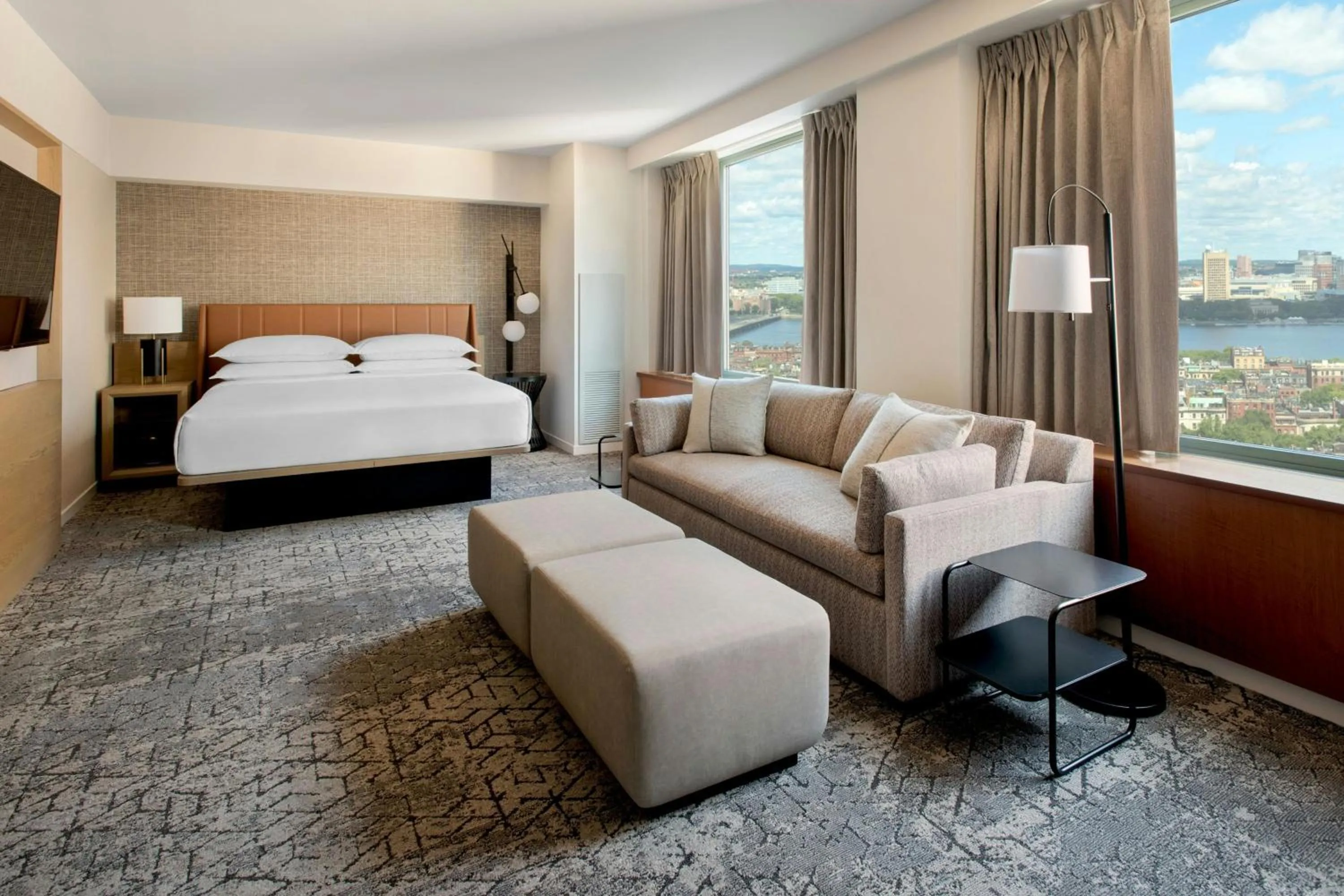 Photo of the whole room, Bed in Sheraton Boston Hotel