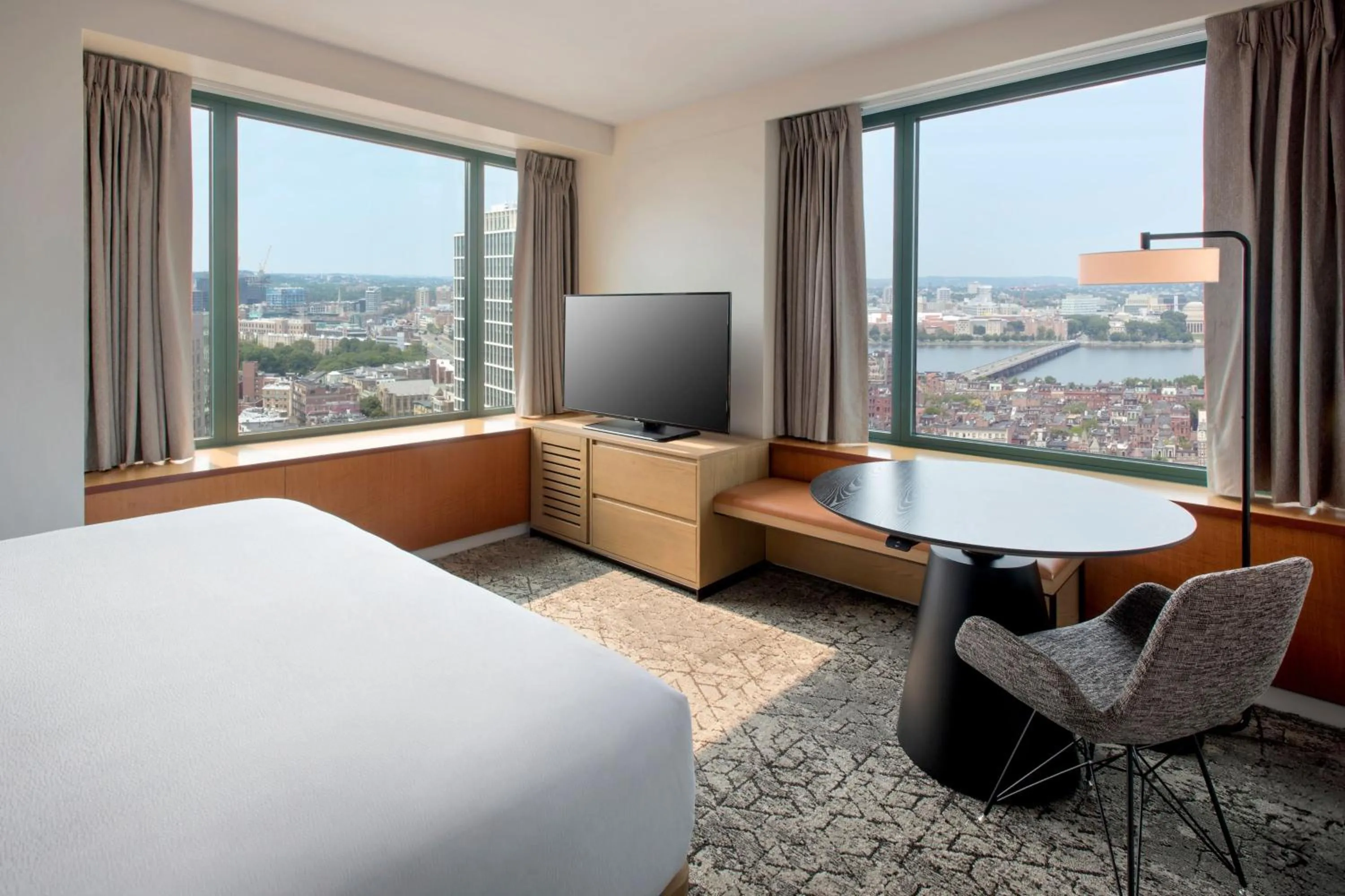 Photo of the whole room, Bed in Sheraton Boston Hotel