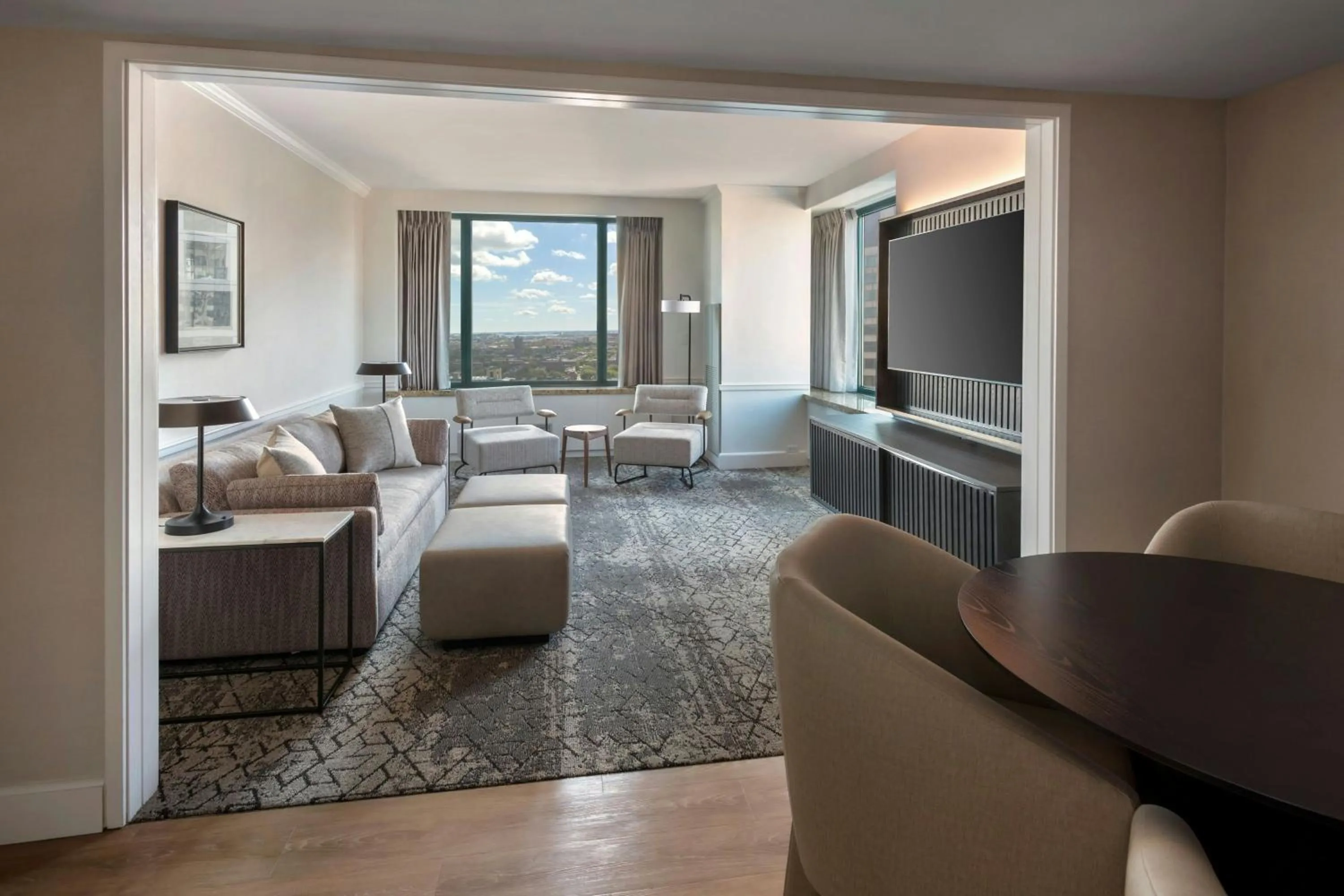 Living room, Bed in Sheraton Boston Hotel