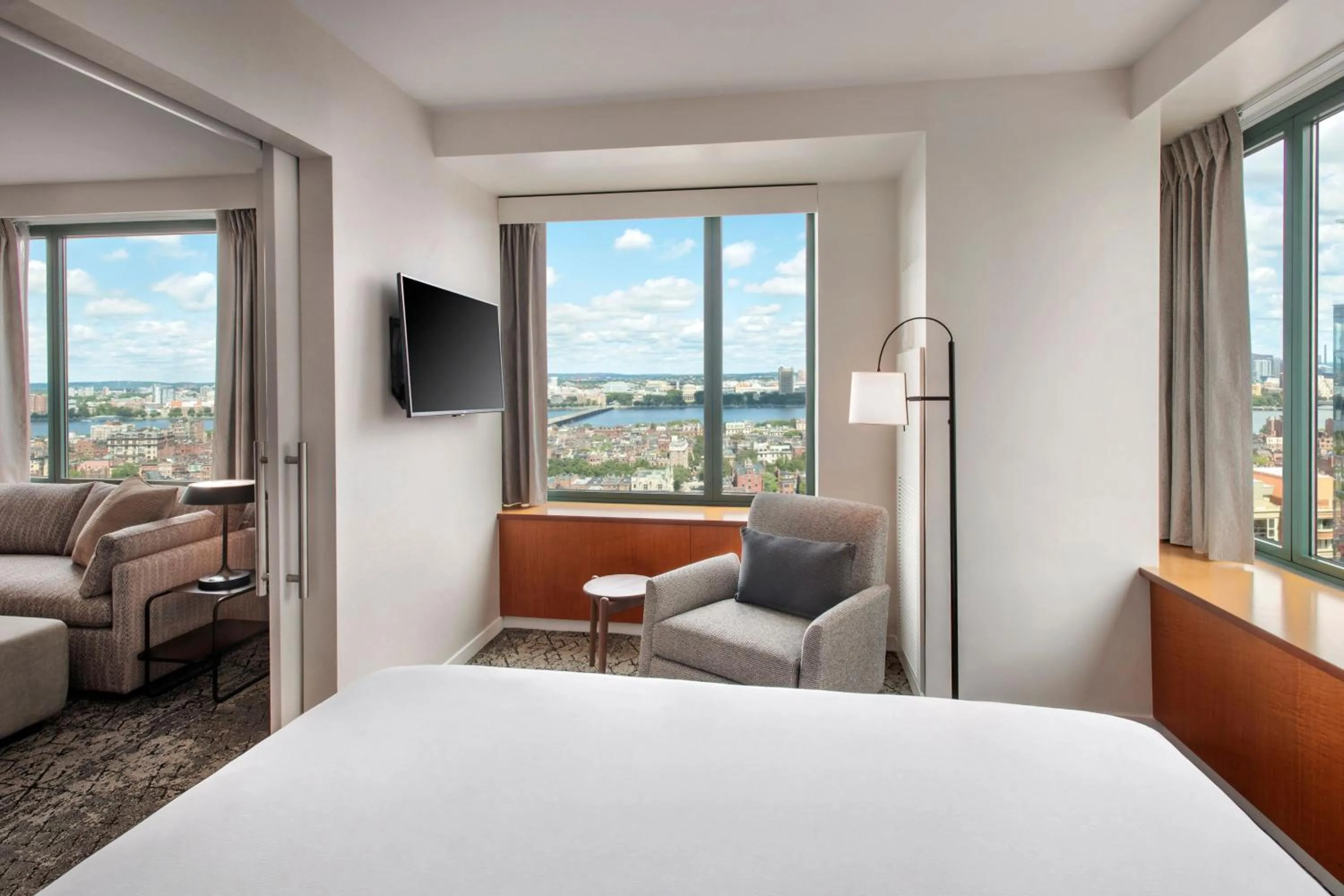 Photo of the whole room, Bed in Sheraton Boston Hotel