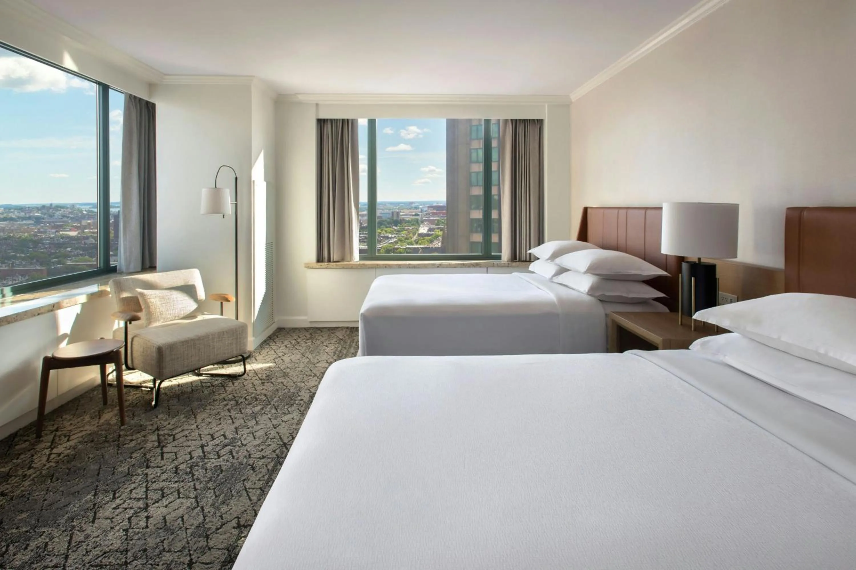 Photo of the whole room, Bed in Sheraton Boston Hotel