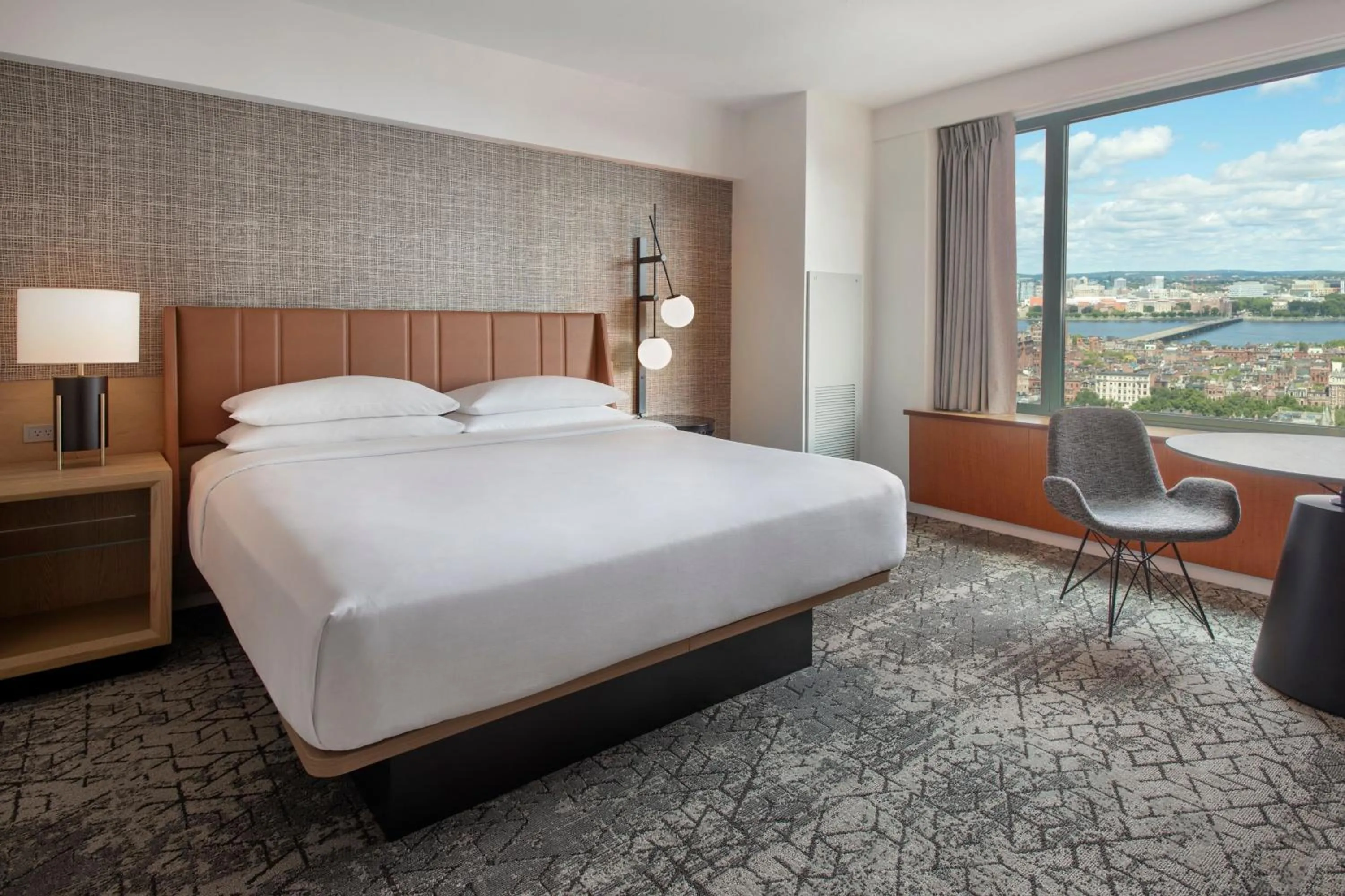 Photo of the whole room, Bed in Sheraton Boston Hotel