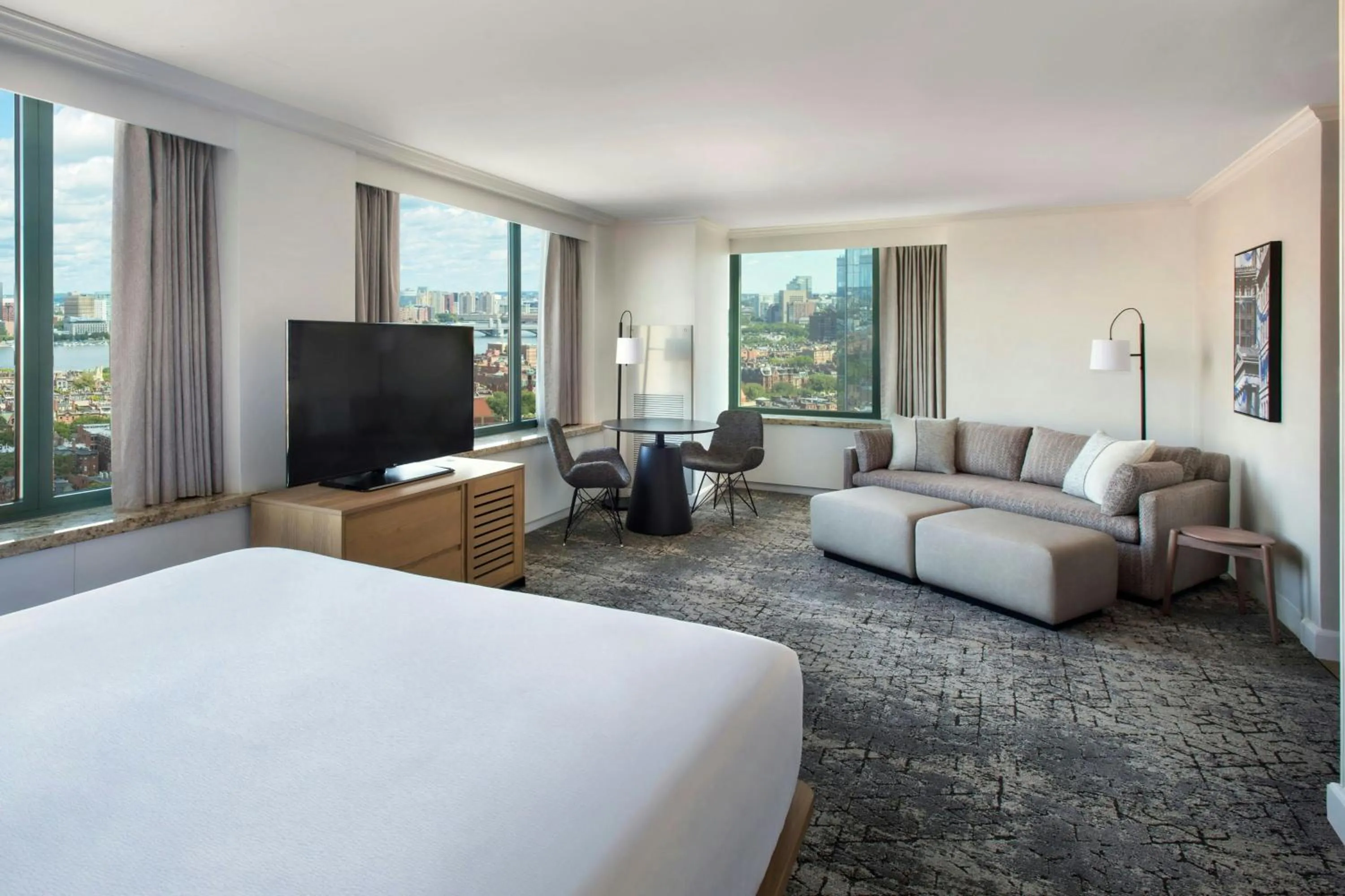 Bedroom, Bed in Sheraton Boston Hotel