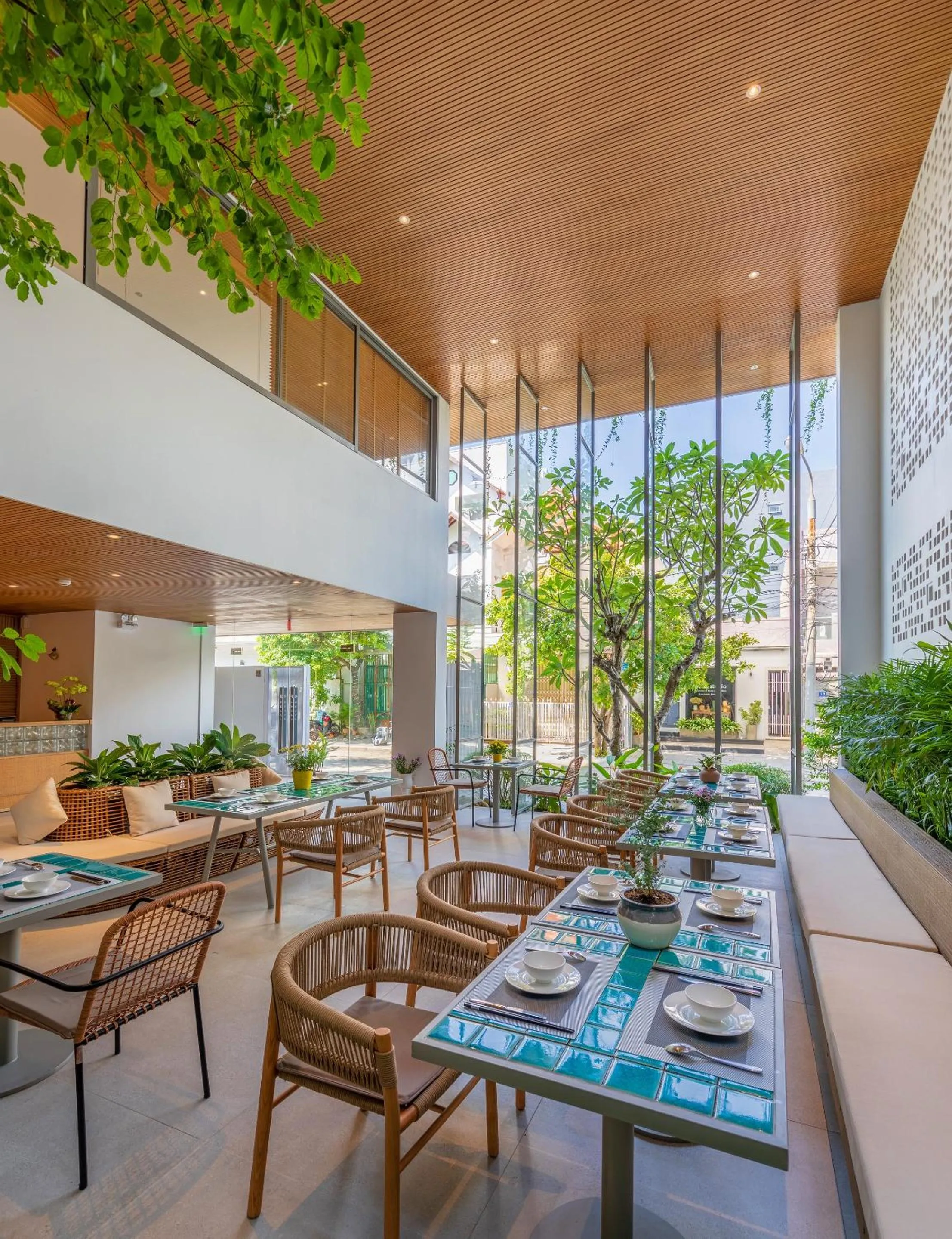 Restaurant/places to eat in Prana Boutique Hotel and Apartments